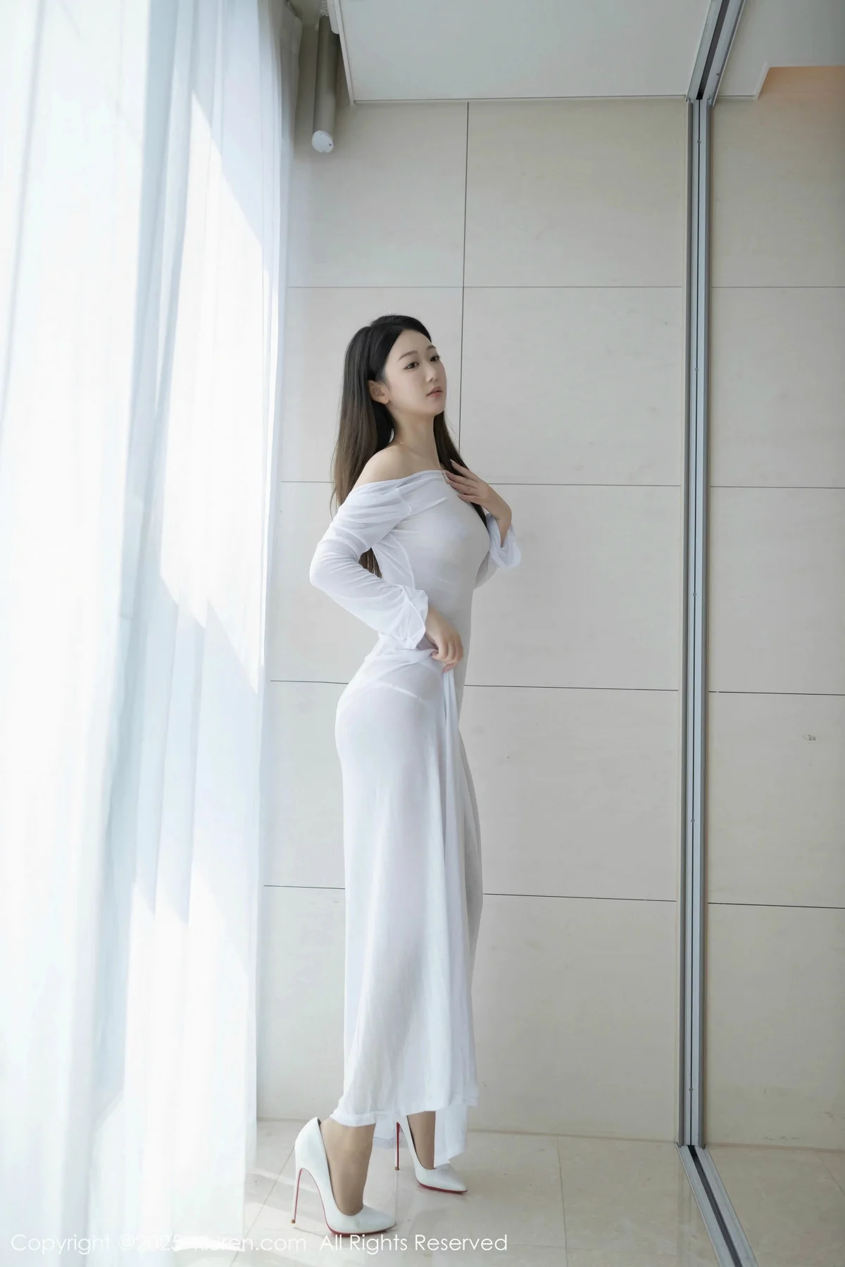 唐安琪性感白色连衣长裙配开档肉丝秀曼妙身姿撩人绝美写真 第 8 张