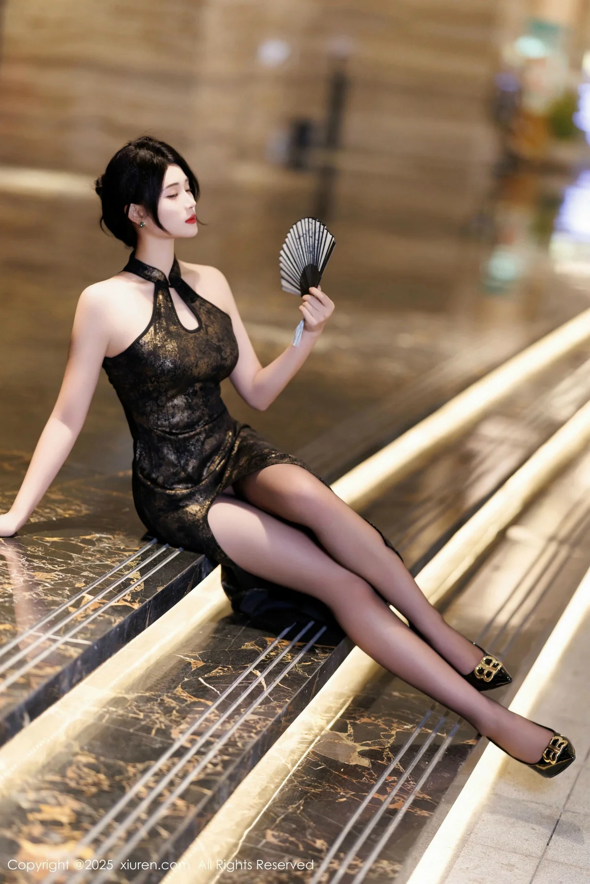 南乔私房性感黑色情趣内衣配黑丝吊袜秀完美身材绝美写真 第 10 张
