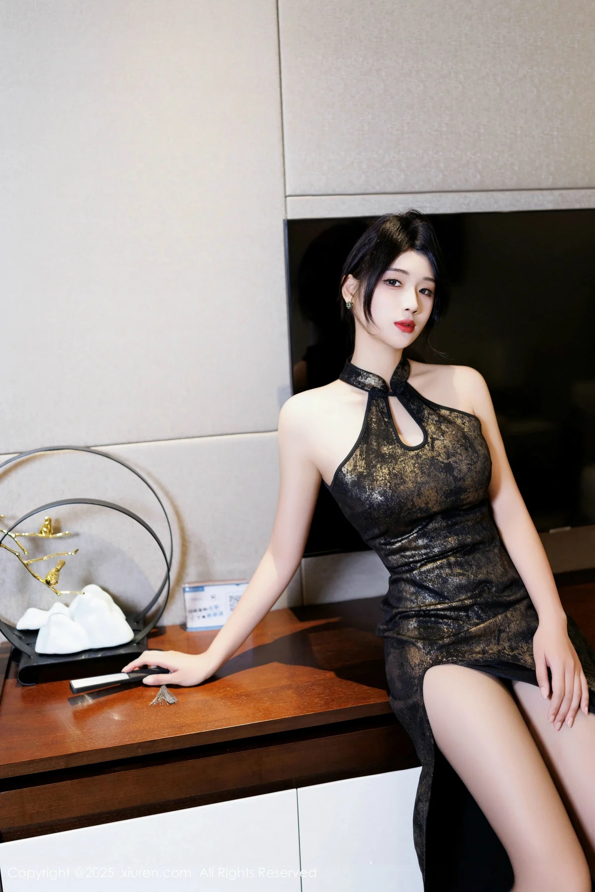 南乔私房性感黑色情趣内衣配黑丝吊袜秀完美身材绝美写真 第 27 张