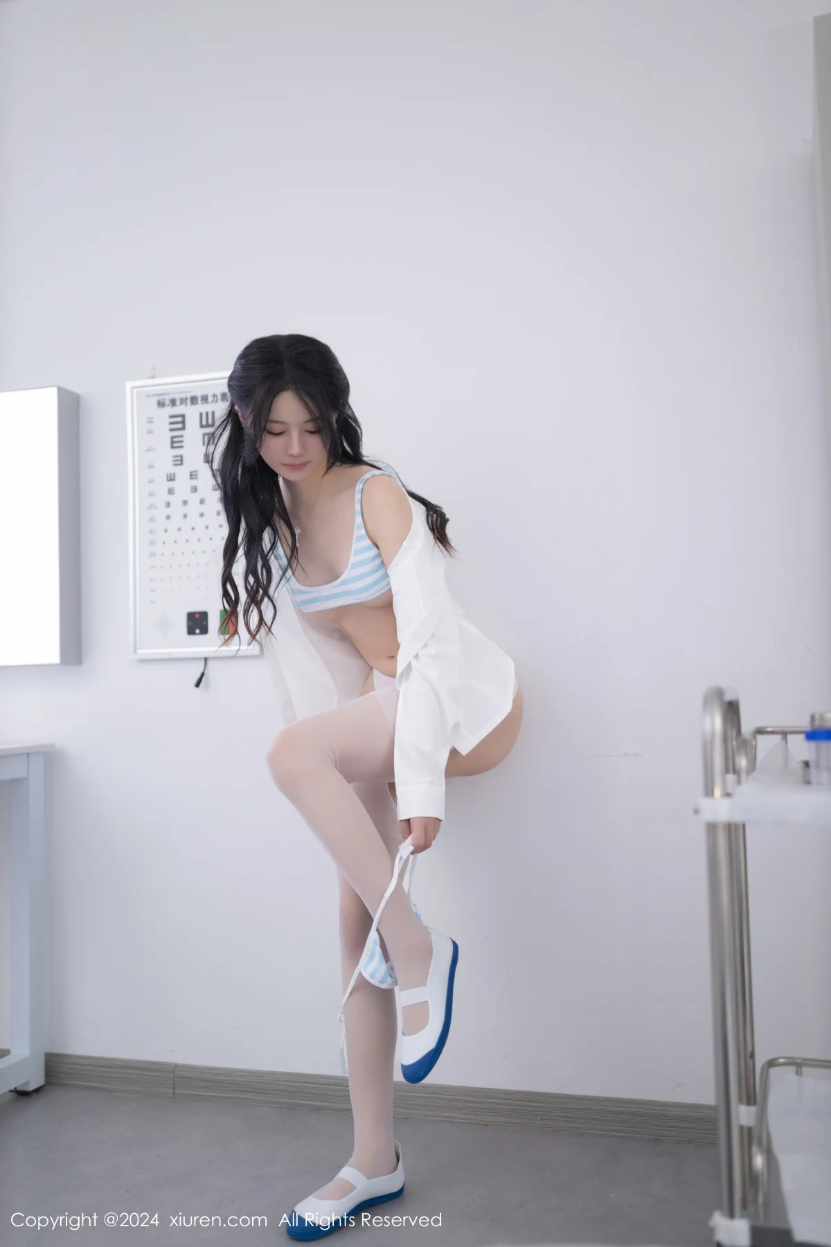 幼幼私房性感白色JK制服配白色丝袜秀曼妙身姿惹火绝美写真 第 43 张
