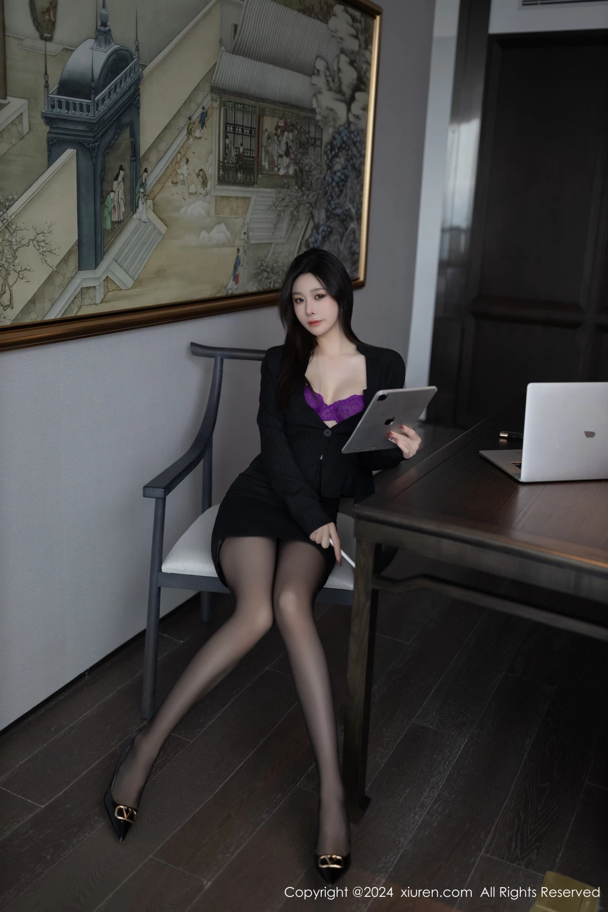 小逗逗黑色秘书OL服饰露紫色内衣配超薄黑丝极致魅惑写真 第 7 张