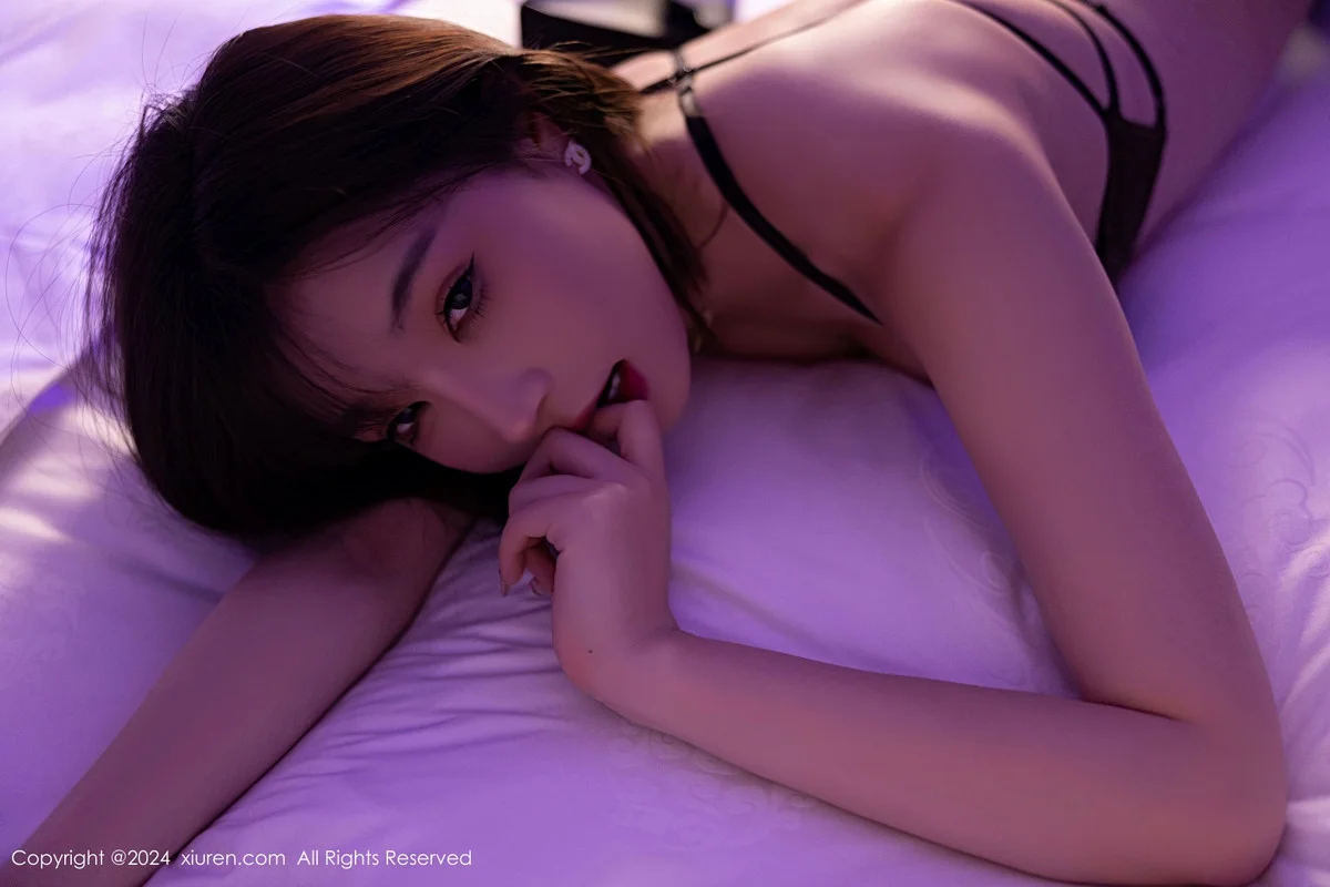 徐莉芝Booty性感黑色连衣裙露黑色内衣配超薄黑丝魅惑写真 第 152 张