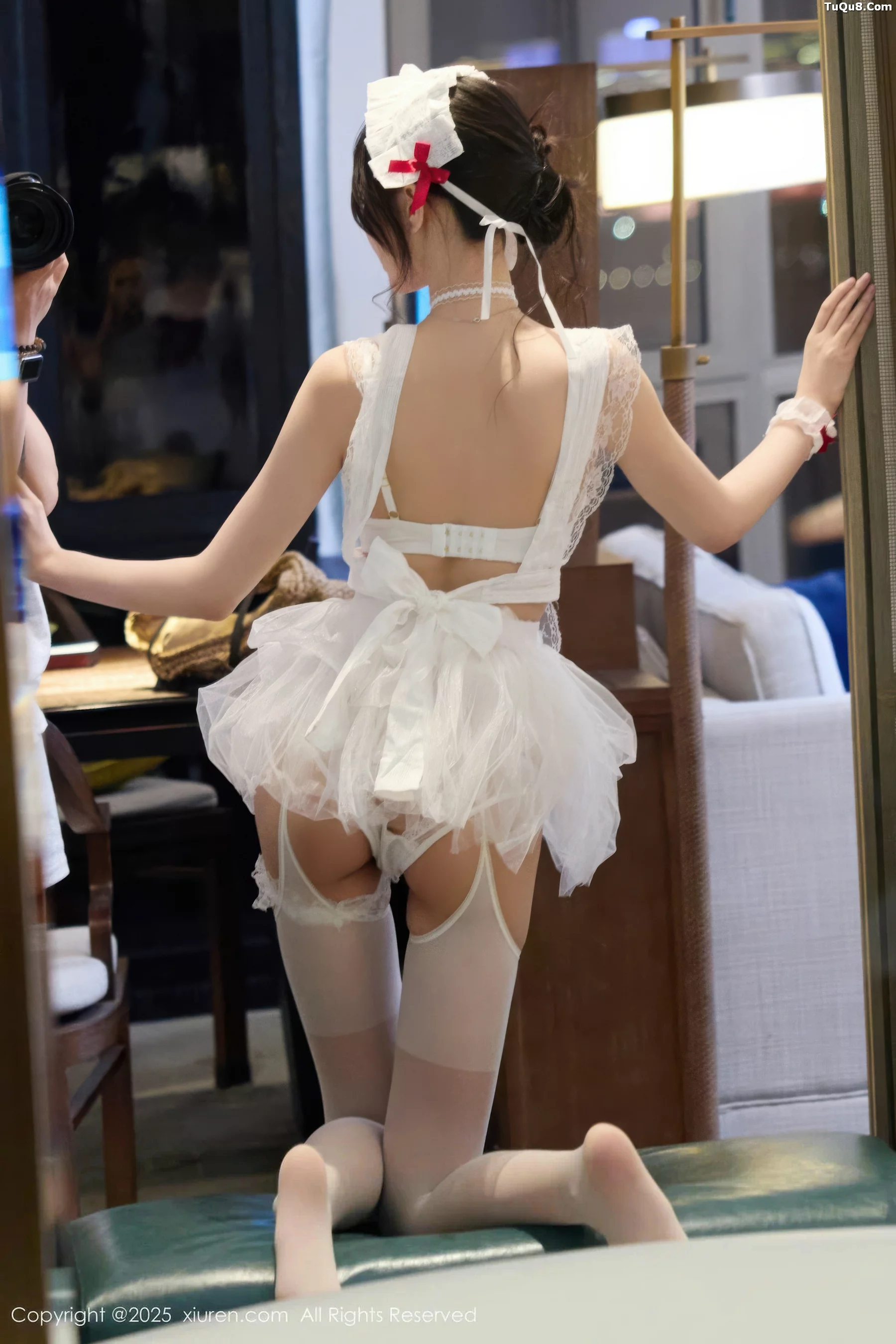 玥儿玥er性感萝莉女仆装配白丝吊袜秀完美身材迷人绝美写真 第 11 张