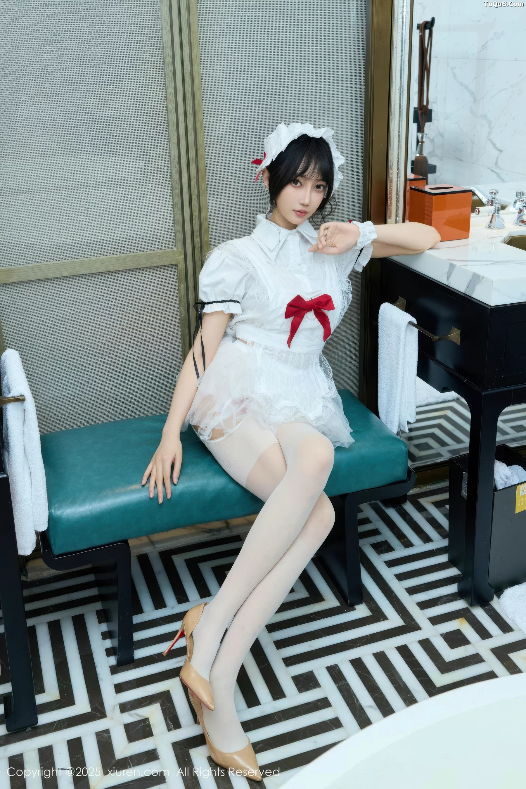 玥儿玥er性感萝莉女仆装配白丝吊袜秀完美身材迷人绝美写真 第 16 张
