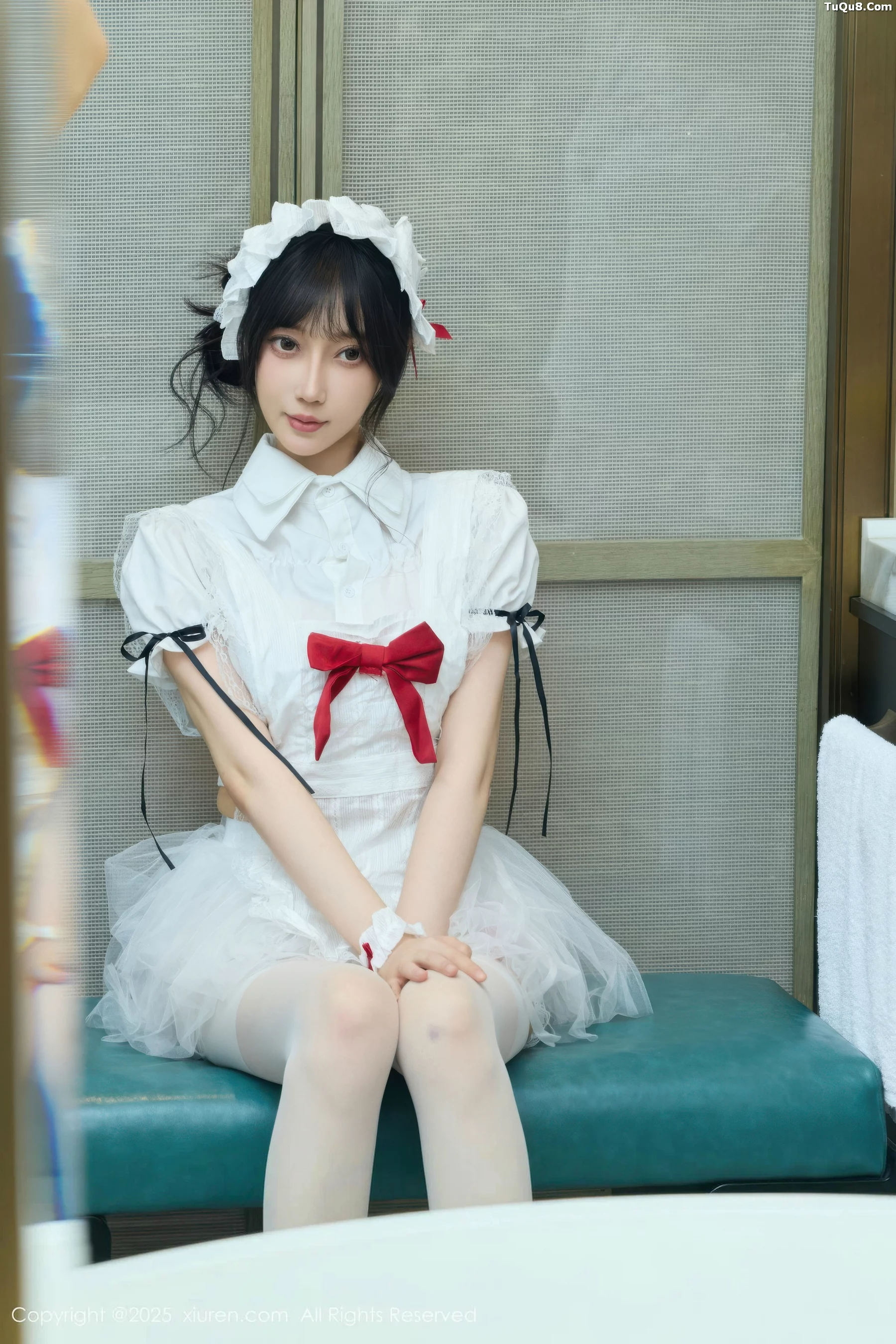 玥儿玥er性感萝莉女仆装配白丝吊袜秀完美身材迷人绝美写真 第 18 张