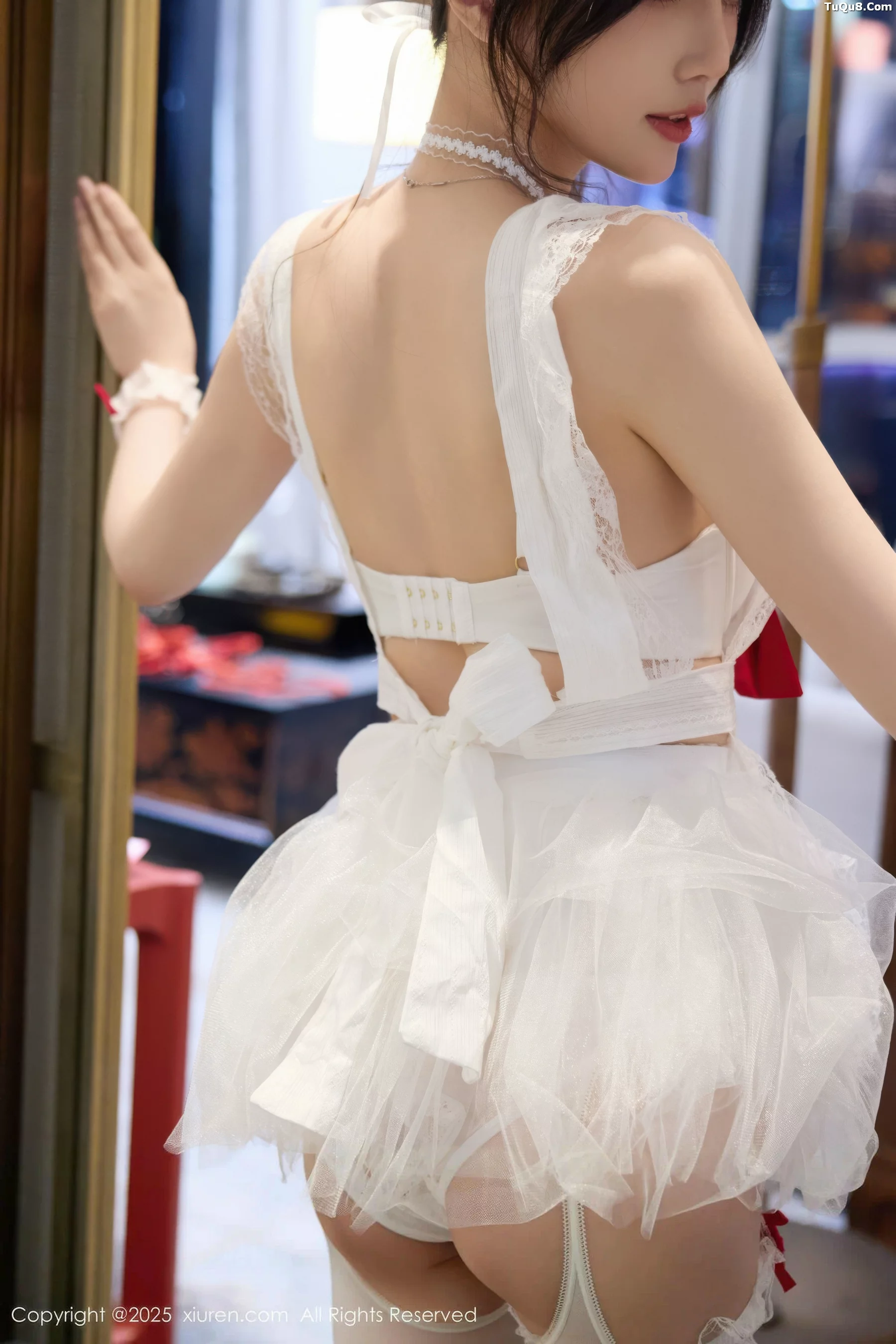 玥儿玥er性感萝莉女仆装配白丝吊袜秀完美身材迷人绝美写真 第 28 张
