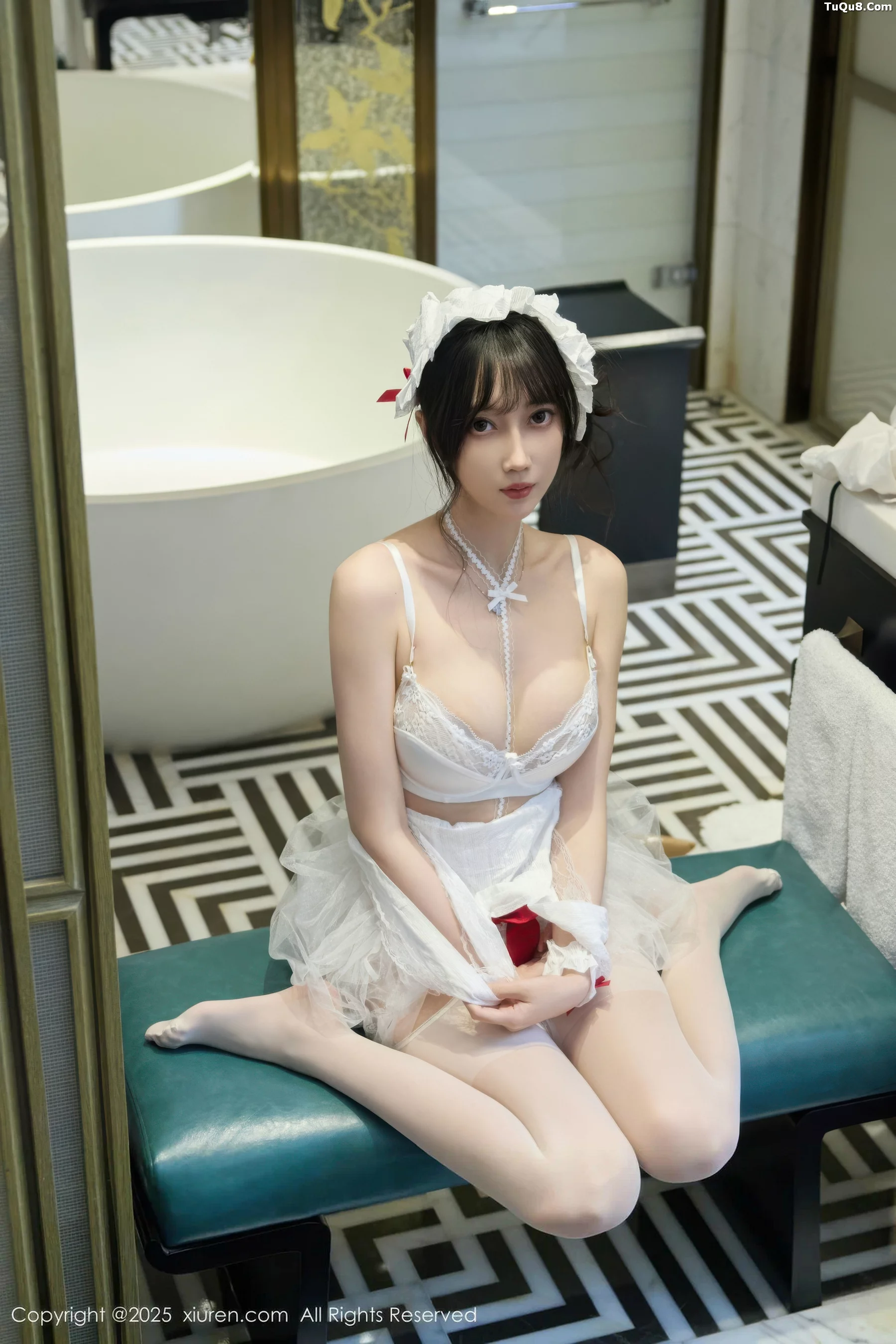 玥儿玥er性感萝莉女仆装配白丝吊袜秀完美身材迷人绝美写真 第 45 张