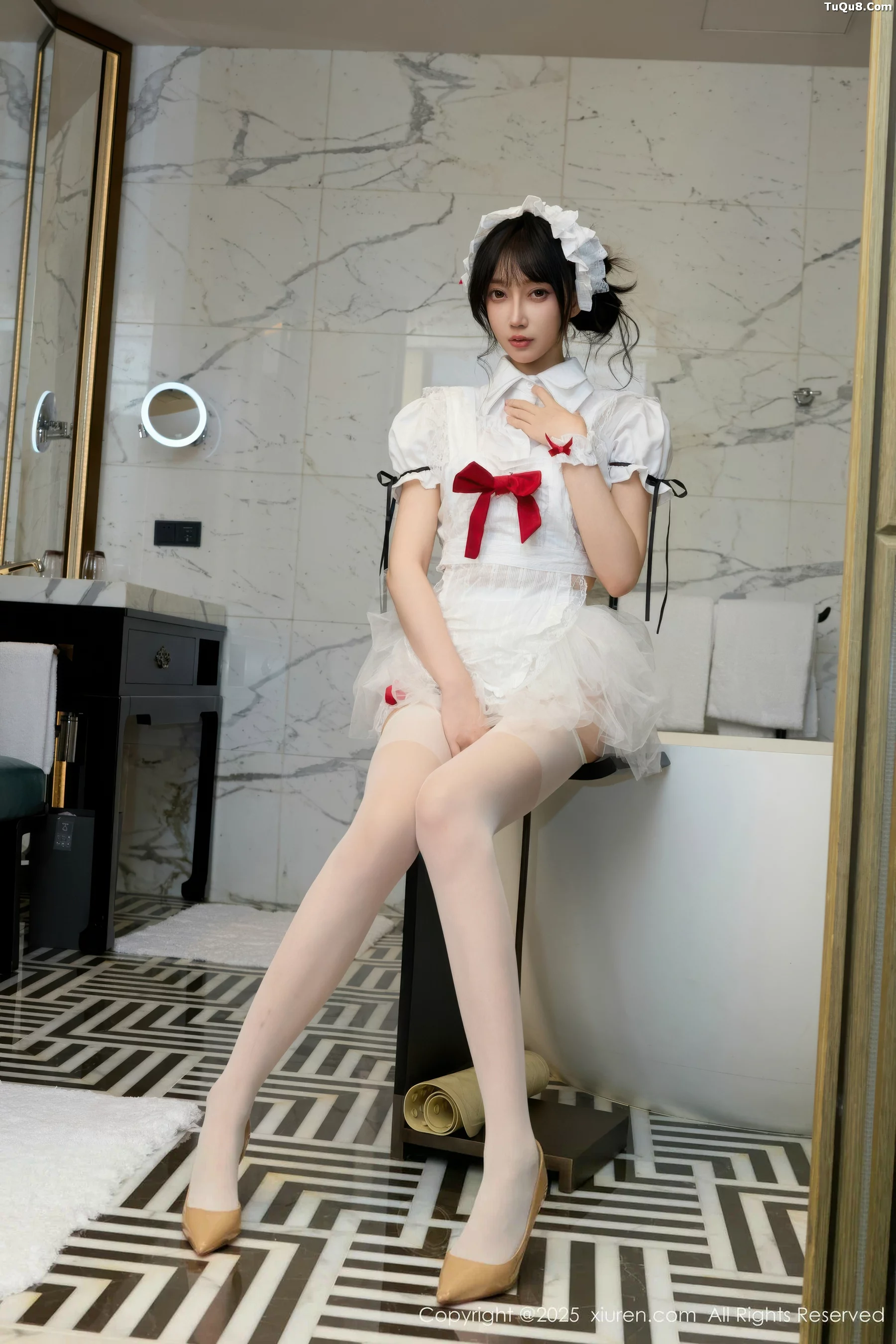 玥儿玥er性感萝莉女仆装配白丝吊袜秀完美身材迷人绝美写真 第 8 张