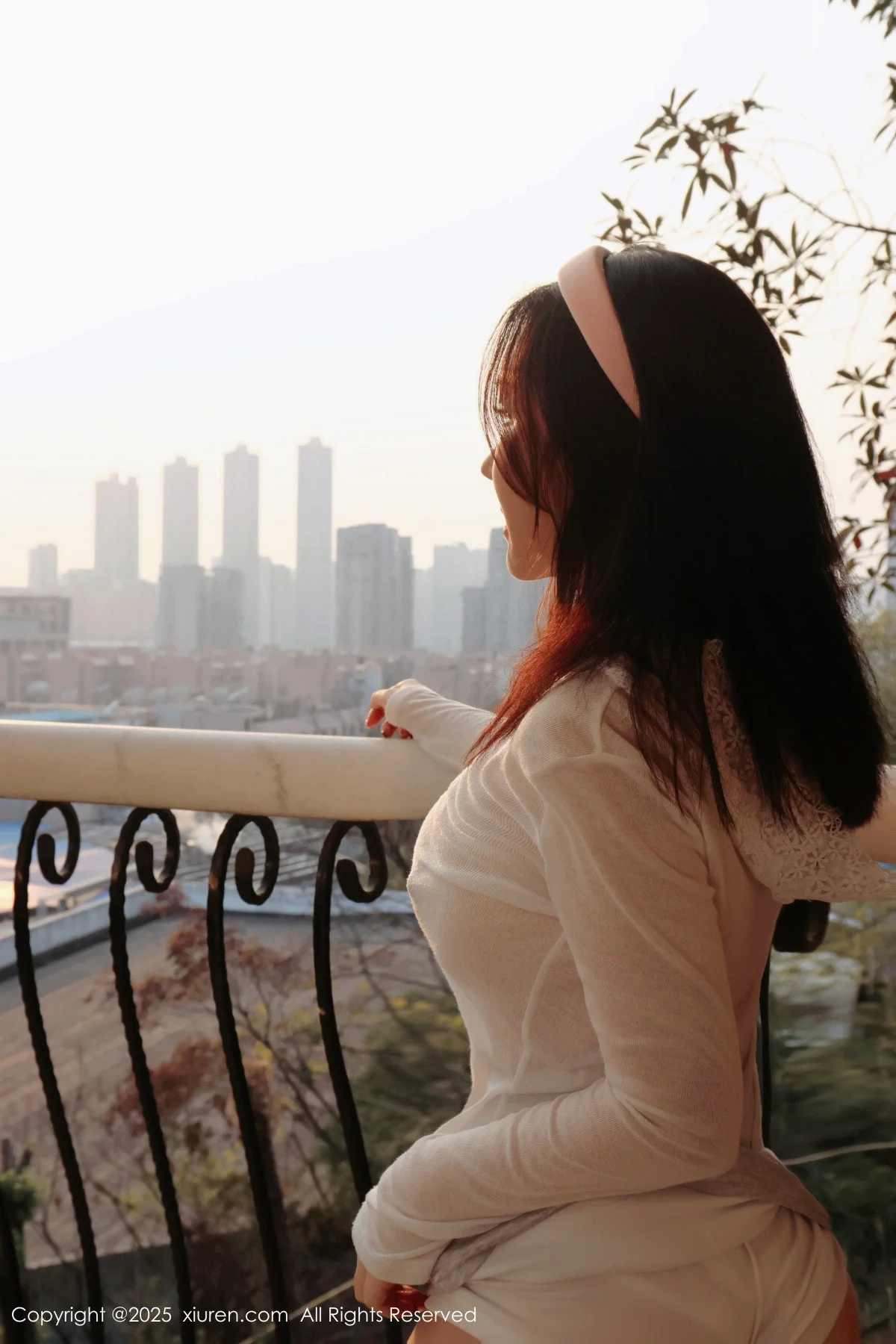 小薯条nienie性感薄透白T恤配超薄肉丝秀惹火身材绝美写真 第 49 张