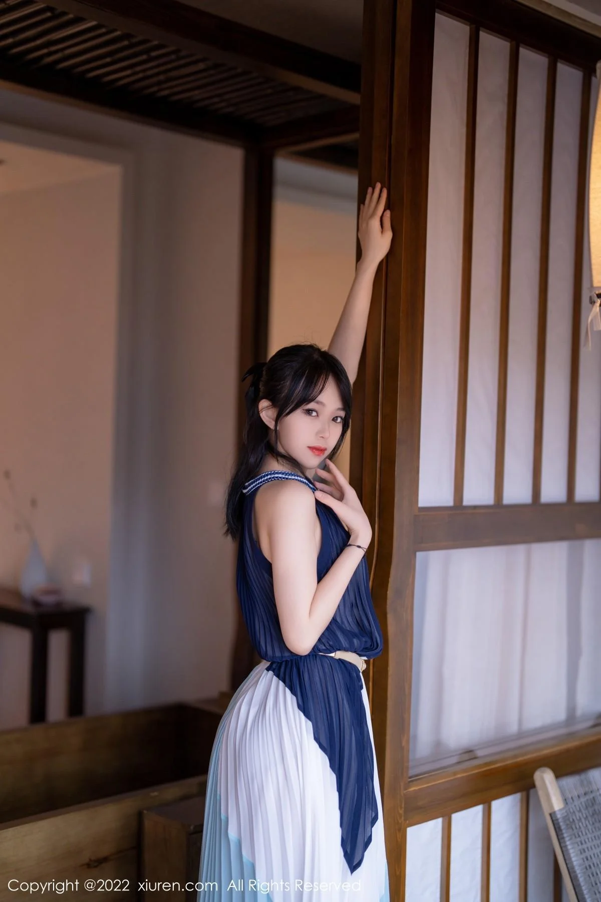 奶瓶大理旅拍脱连衣裙露性感蕾丝内衣秀苗条身材绝美写真 第 21 张