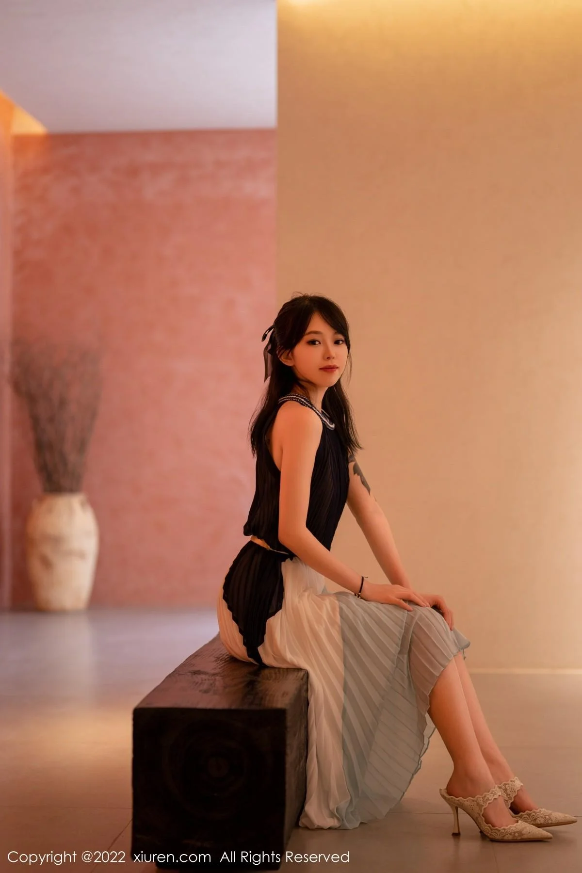 奶瓶大理旅拍脱连衣裙露性感蕾丝内衣秀苗条身材绝美写真 第 9 张