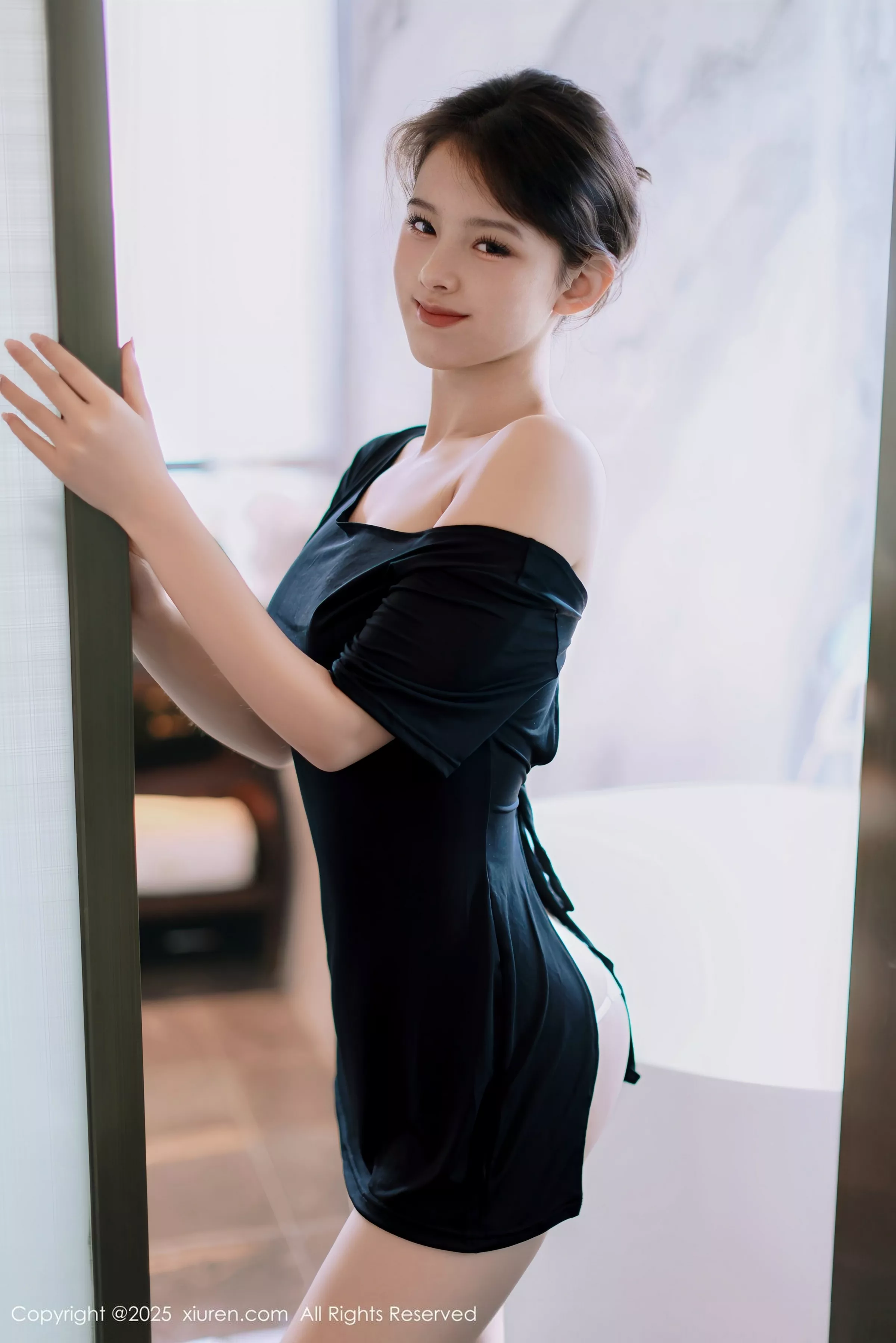 小橘子orange性感黑色连衣短裙露丁字裤秀曼妙身姿绝美写真 第 17 张