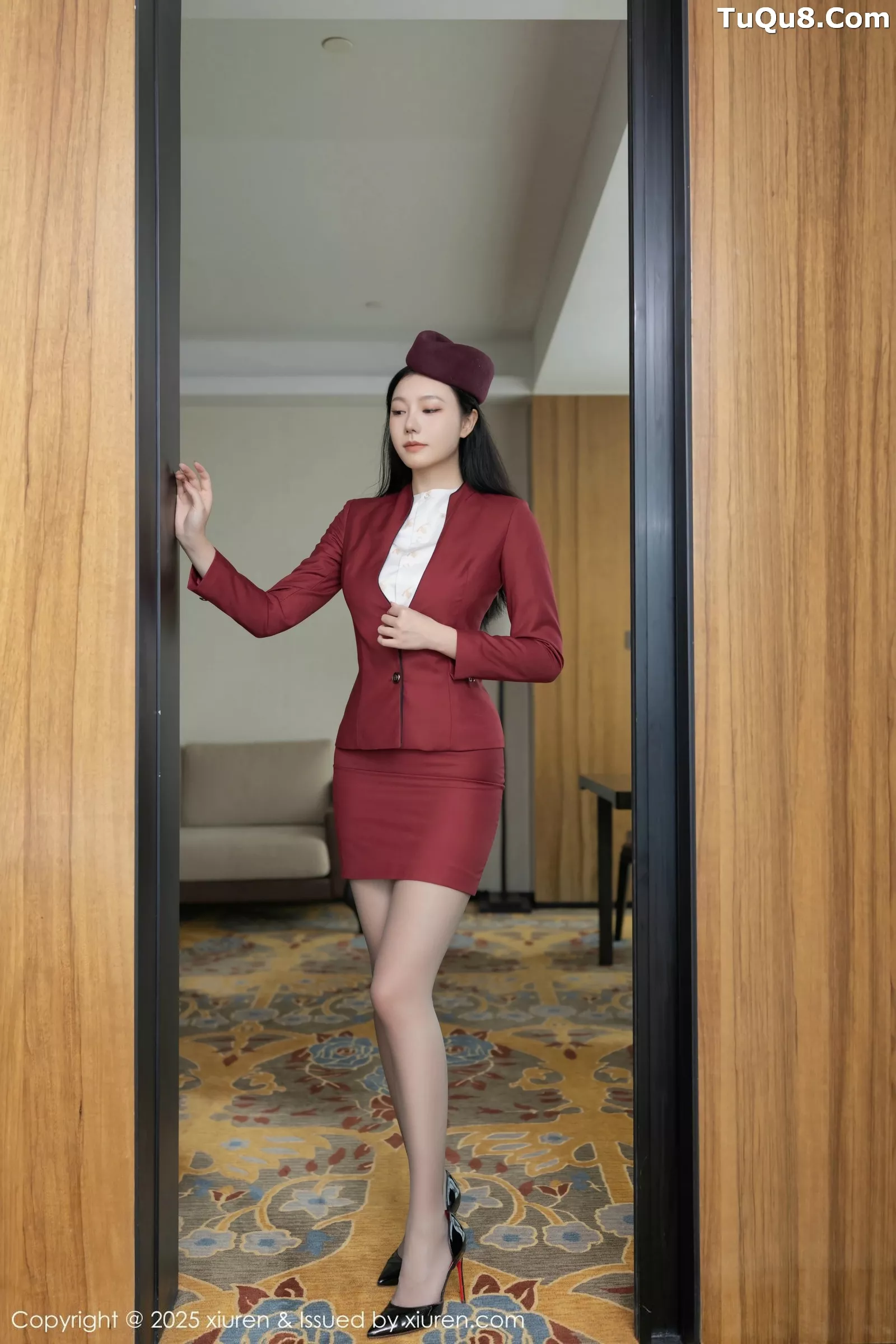 安然anran红色空姐制服露黄色蕾丝内衣秀完美身材绝美写真 第 2 张