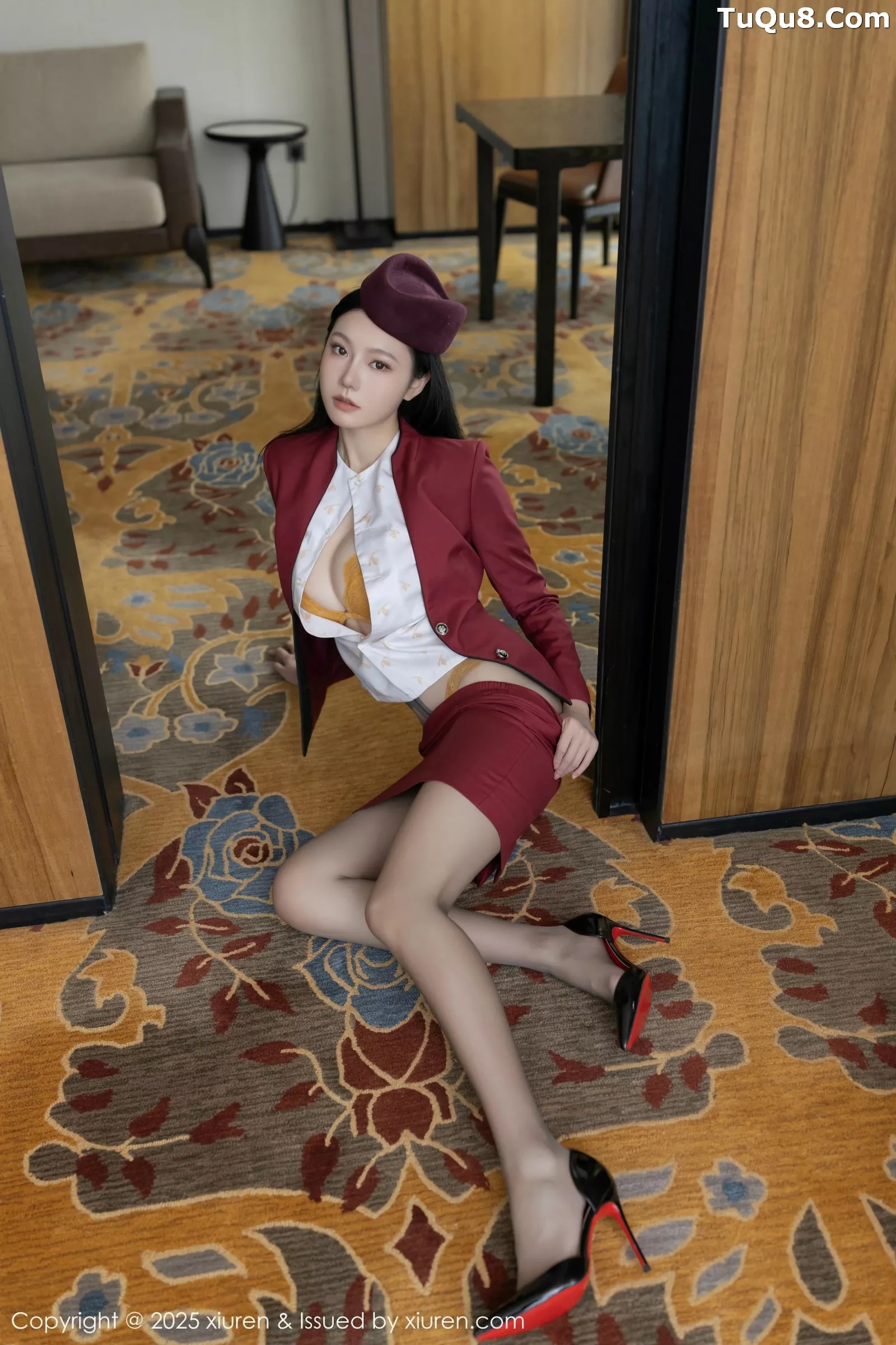 安然anran红色空姐制服露黄色蕾丝内衣秀完美身材绝美写真 第 28 张