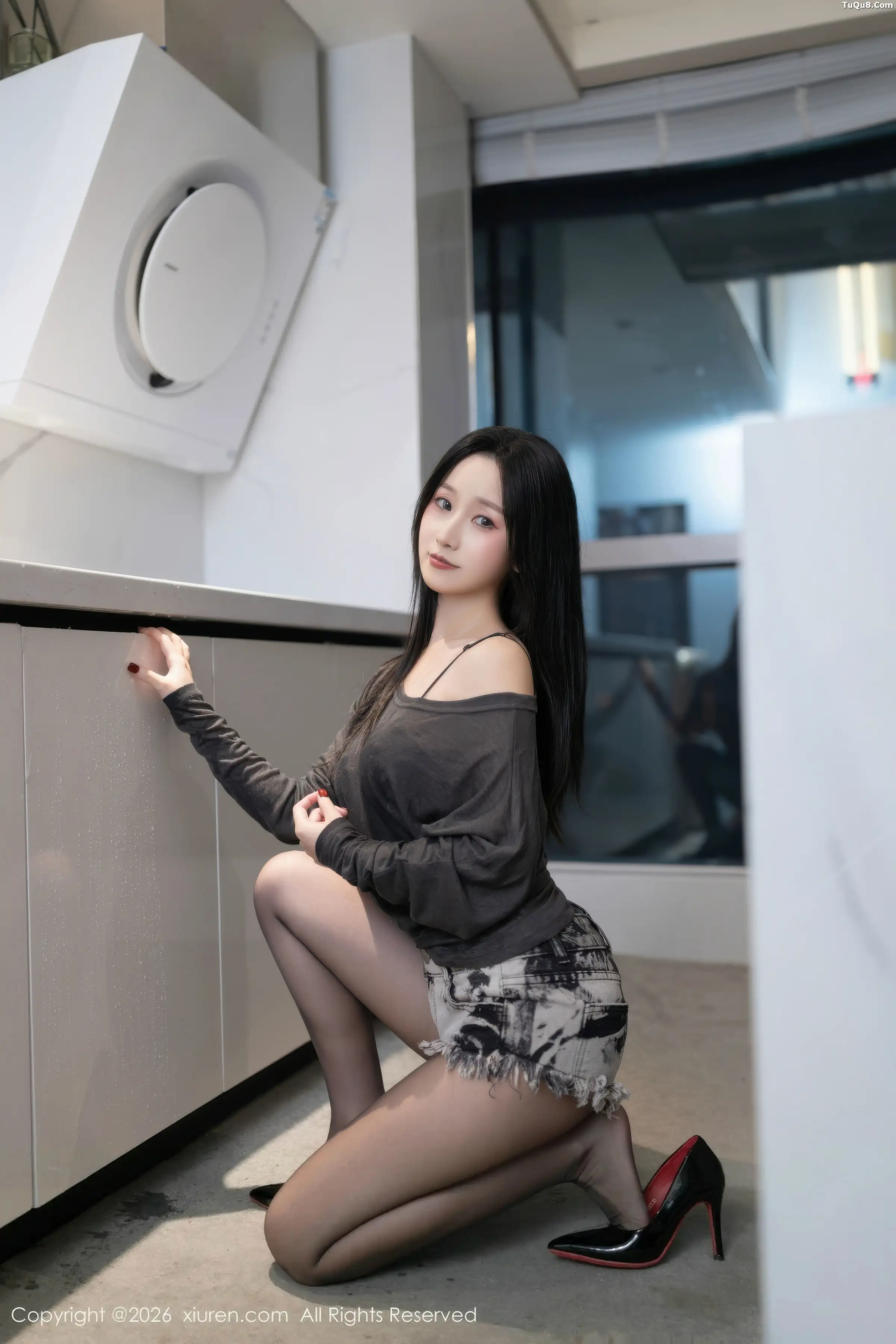 杏子Yada性感黑色情趣内衣配超薄黑丝秀曼妙身姿绝美写真 第 12 张