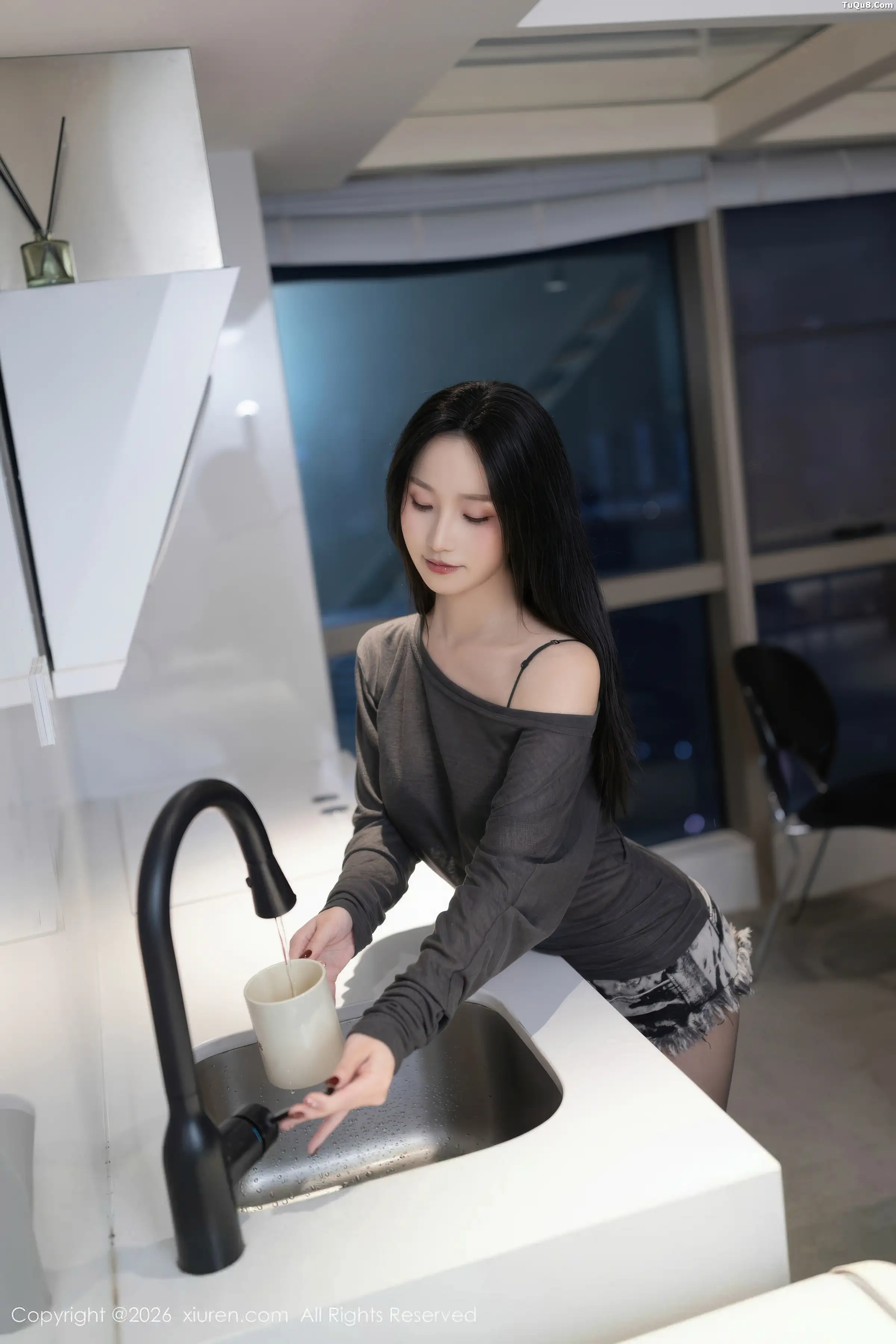 杏子Yada性感黑色情趣内衣配超薄黑丝秀曼妙身姿绝美写真 第 3 张