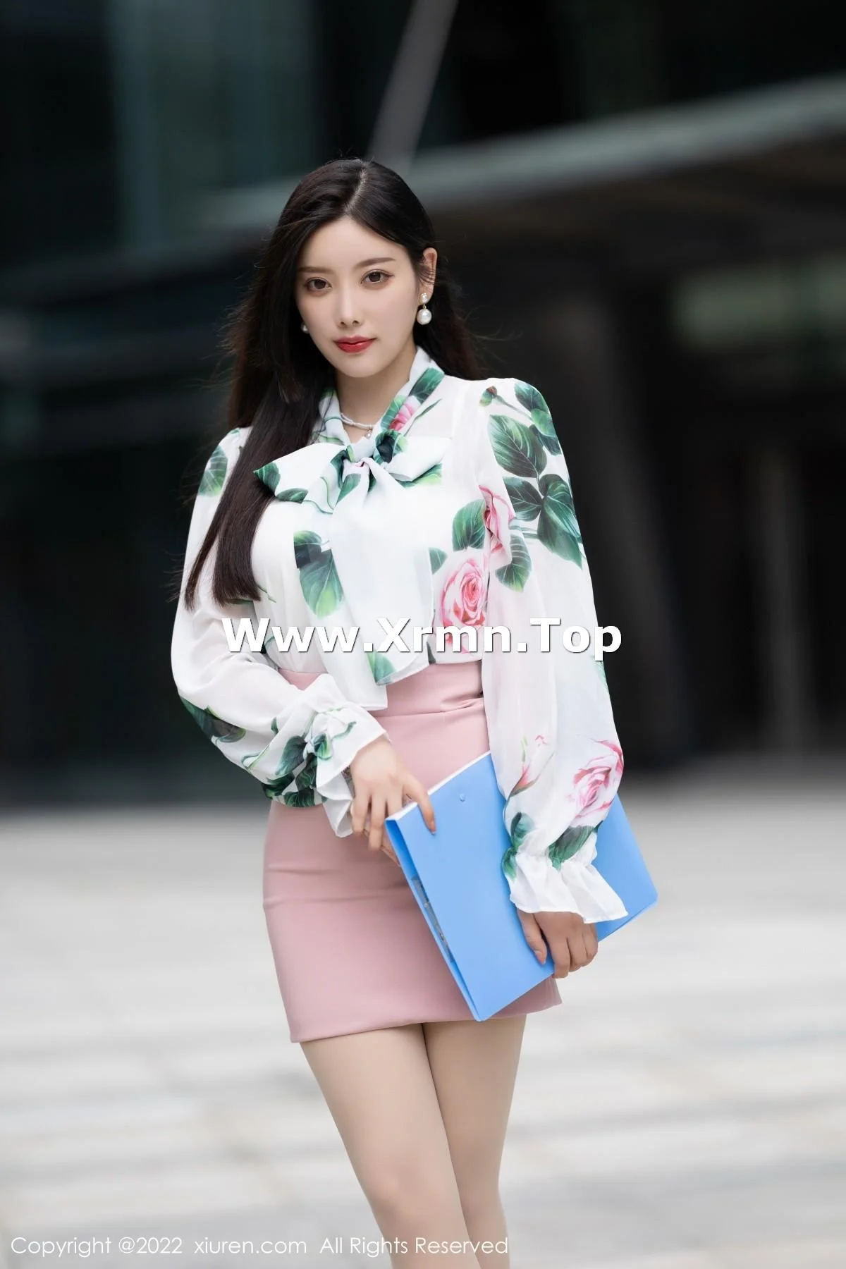 杨晨晨Yome都市丽人系列私房半脱露超薄肉丝完美绝美写真 第 15 张