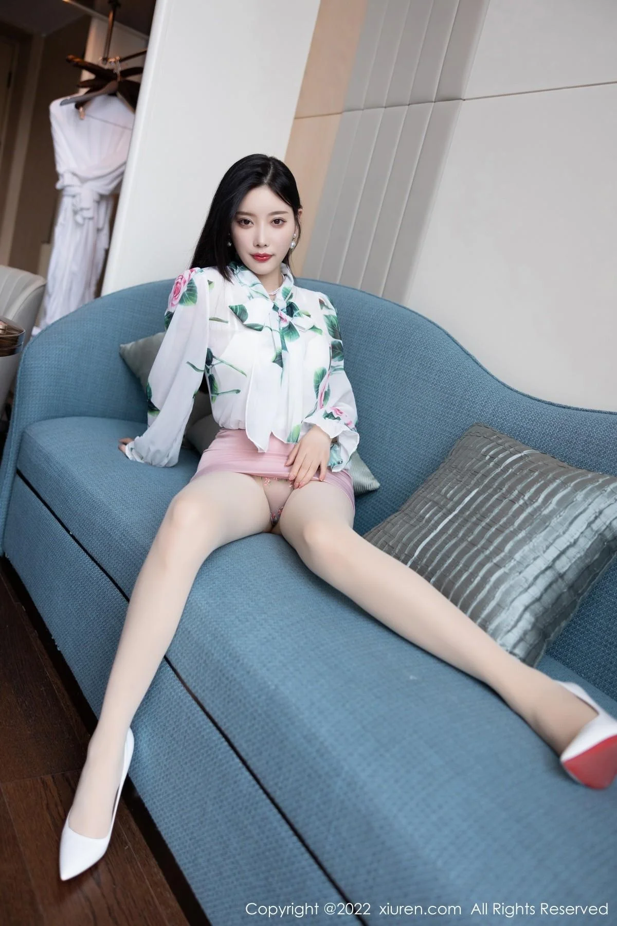 杨晨晨Yome都市丽人系列私房半脱露超薄肉丝完美绝美写真 第 28 张