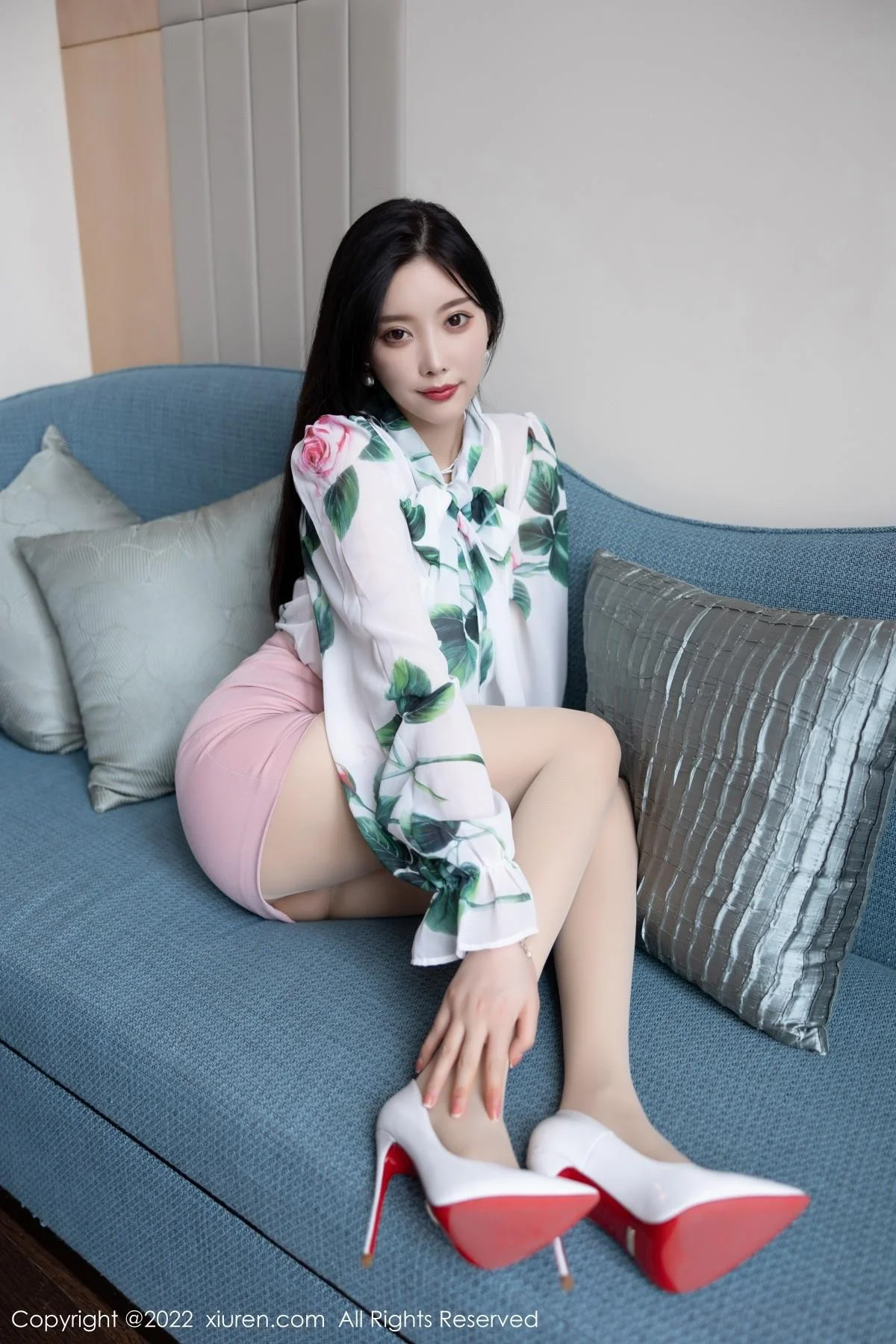 杨晨晨Yome都市丽人系列私房半脱露超薄肉丝完美绝美写真 第 32 张