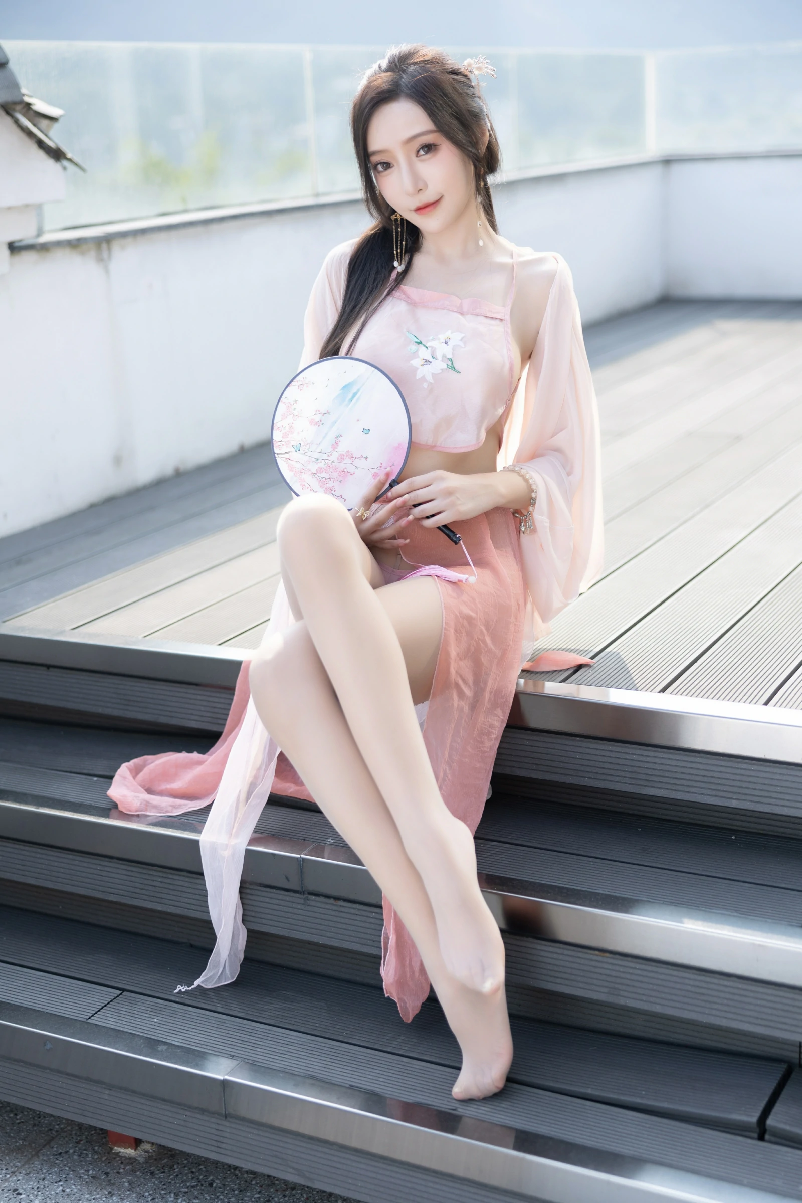 [秀人付费] 王馨瑶Yanni 诱人私拍福利 粉色古装情趣 第 4 张