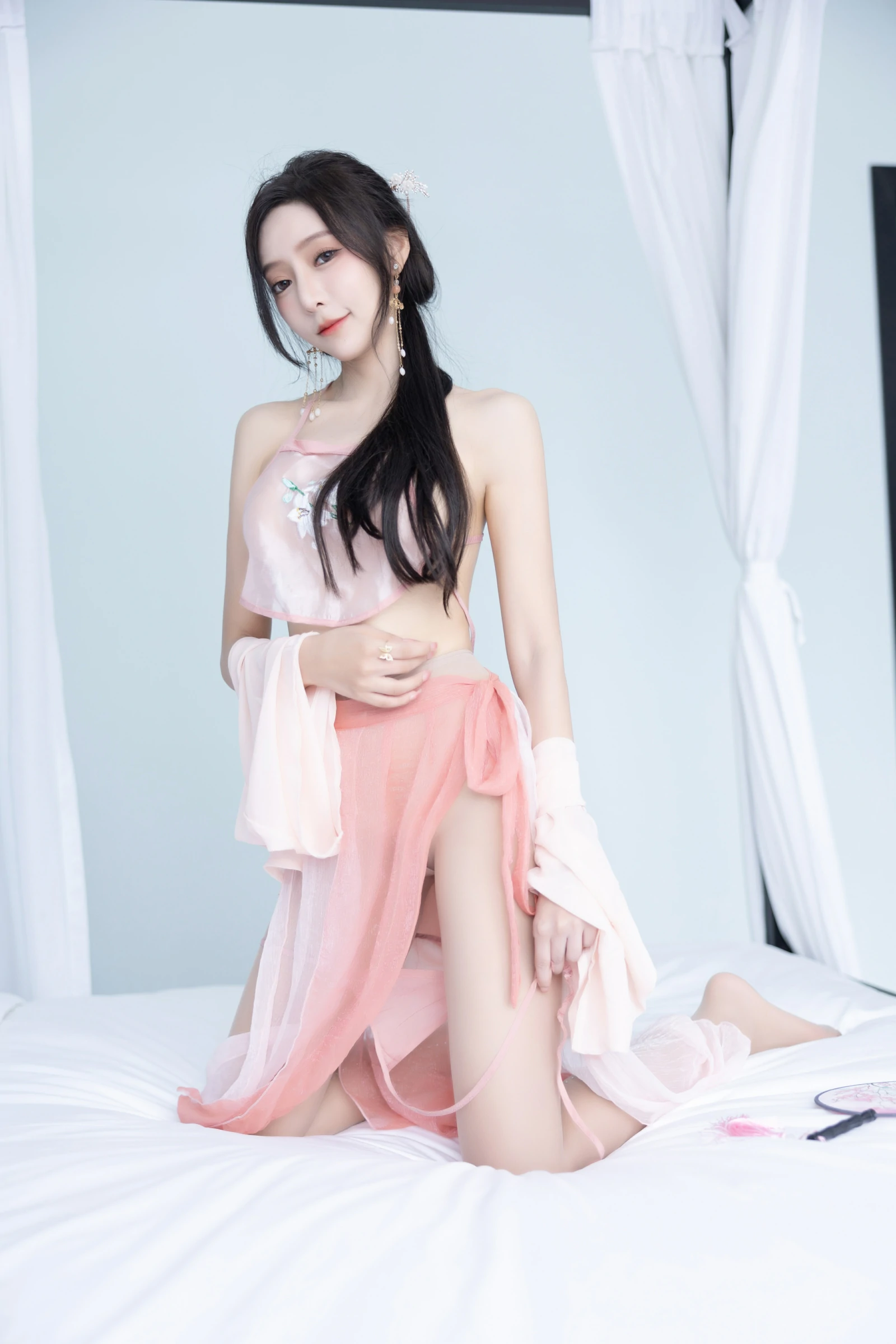 [秀人付费] 王馨瑶Yanni 诱人私拍福利 粉色古装情趣 第 45 张