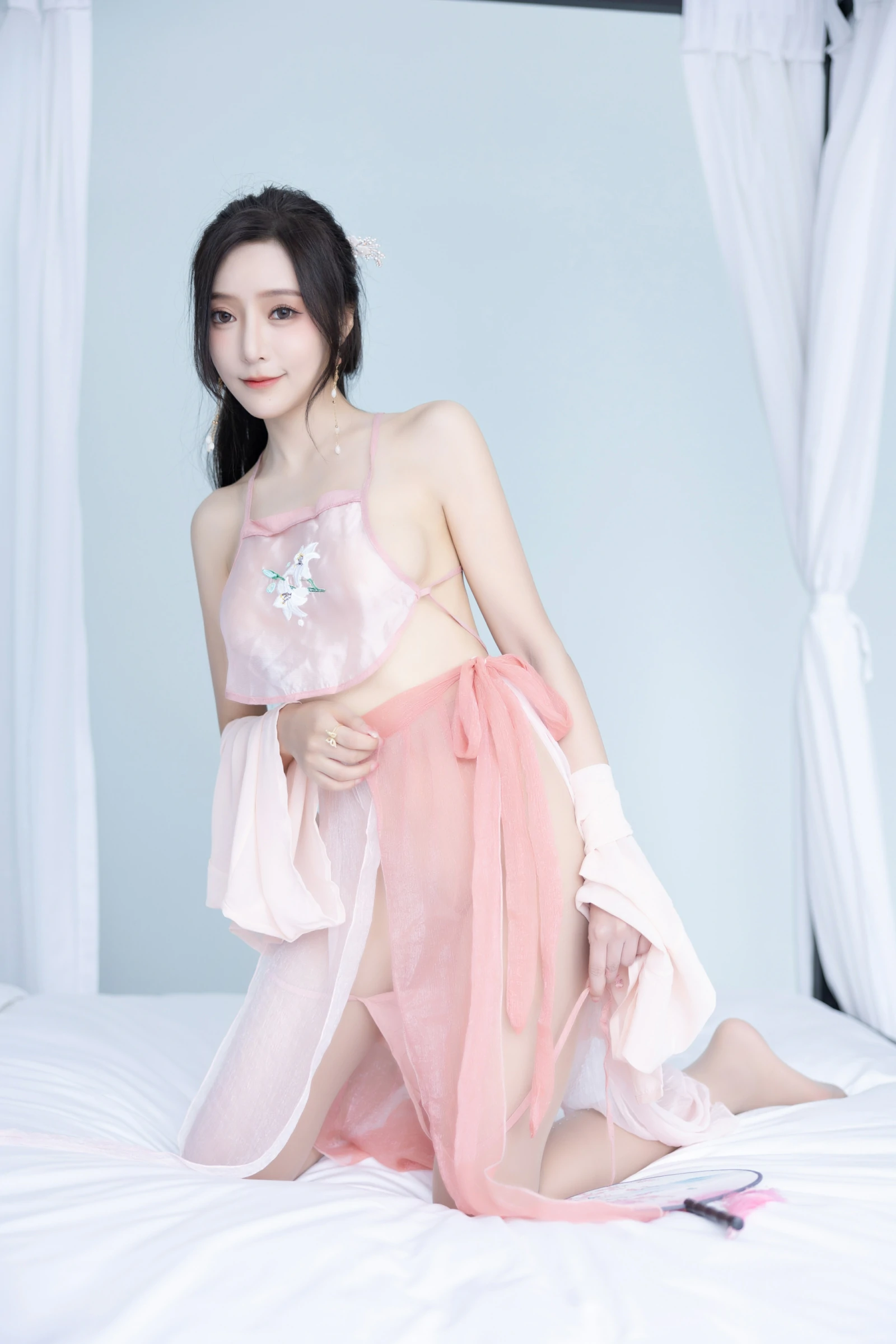 [秀人付费] 王馨瑶Yanni 诱人私拍福利 粉色古装情趣 第 46 张