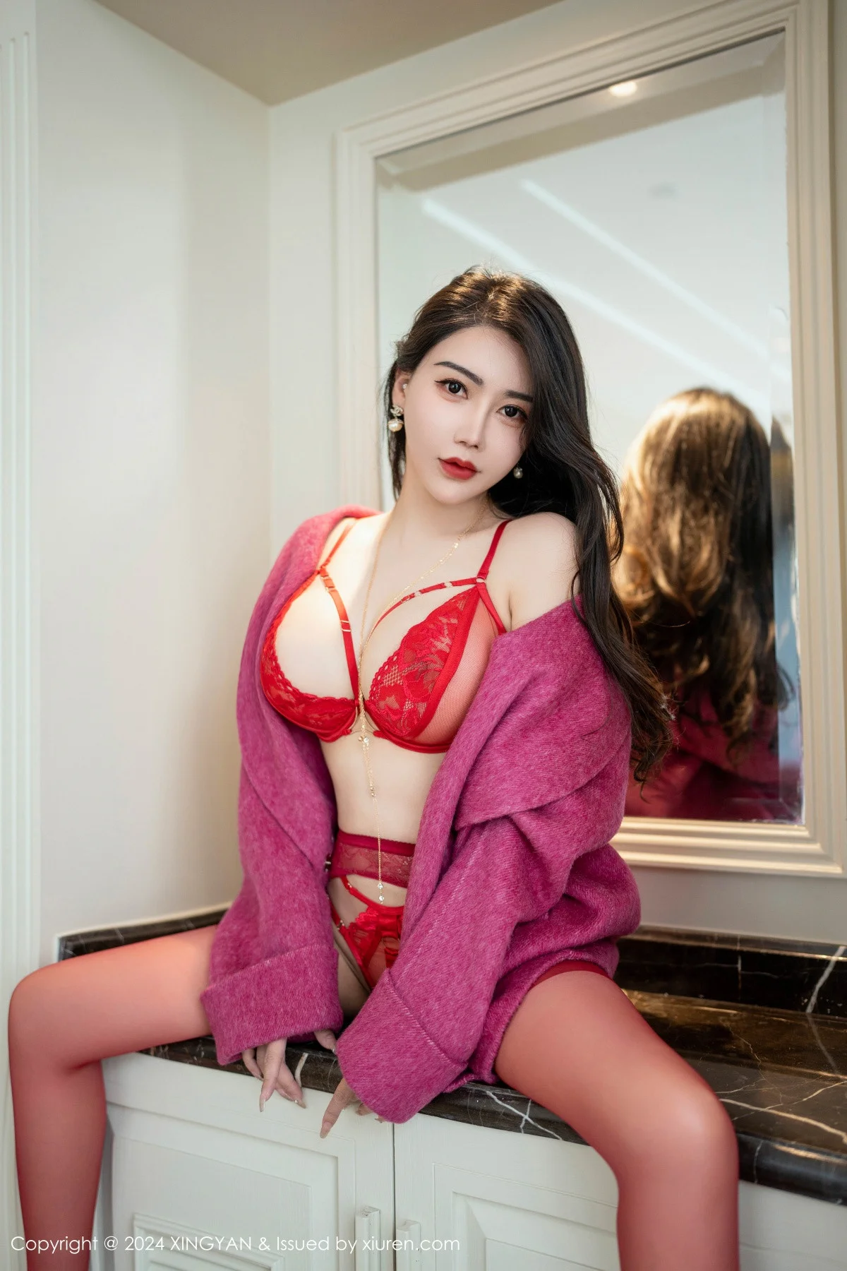 李若汐性感红色蕾丝内衣配红丝吊袜秀惹火身材绝美写真 第 5 张