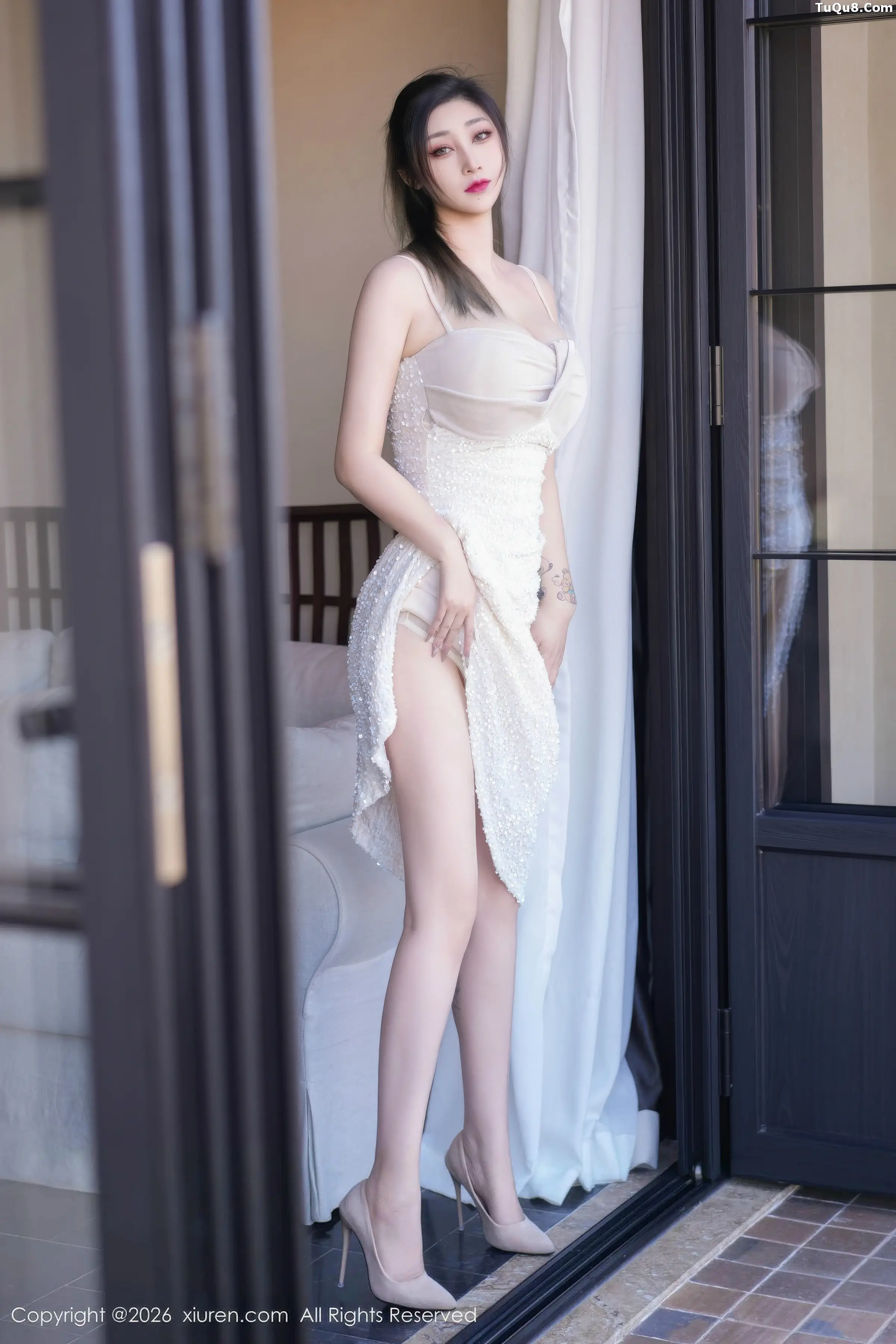 妲己_Toxic私房性感浅色连衣裙配高跟鞋秀丰腴身材绝美写真 第 20 张