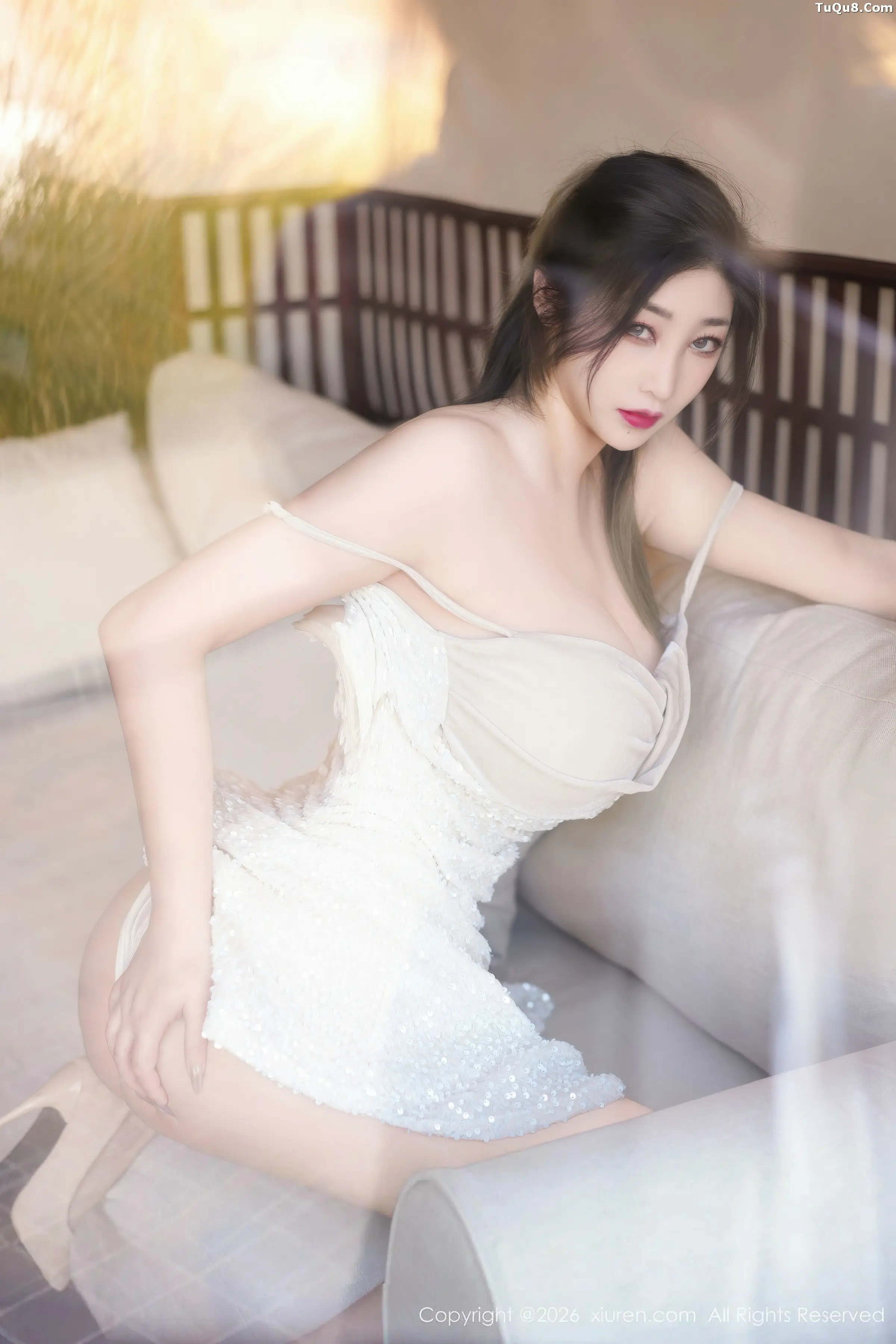 妲己_Toxic私房性感浅色连衣裙配高跟鞋秀丰腴身材绝美写真 第 79 张