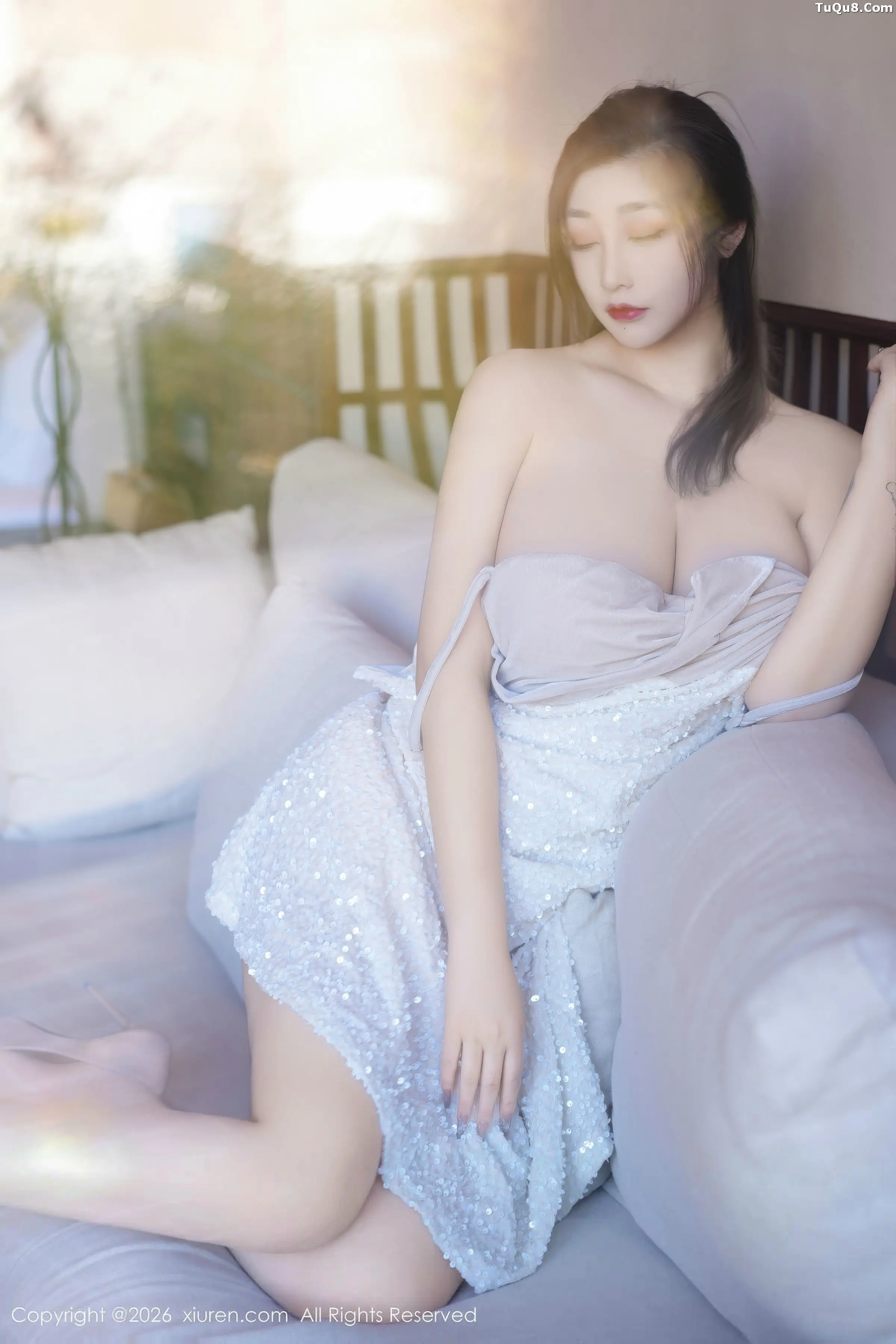 妲己_Toxic私房性感浅色连衣裙配高跟鞋秀丰腴身材绝美写真 第 90 张
