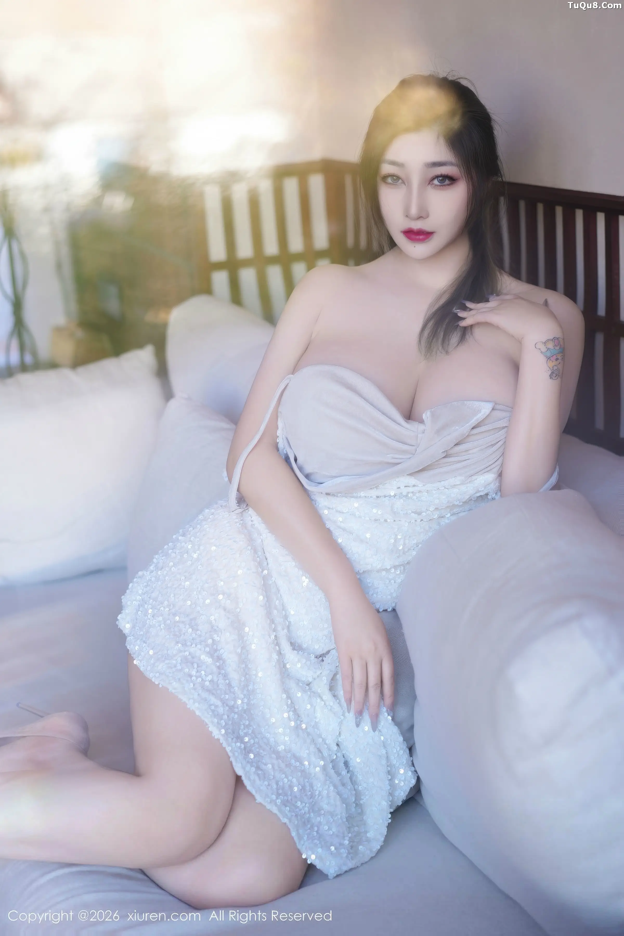 妲己_Toxic私房性感浅色连衣裙配高跟鞋秀丰腴身材绝美写真 第 92 张