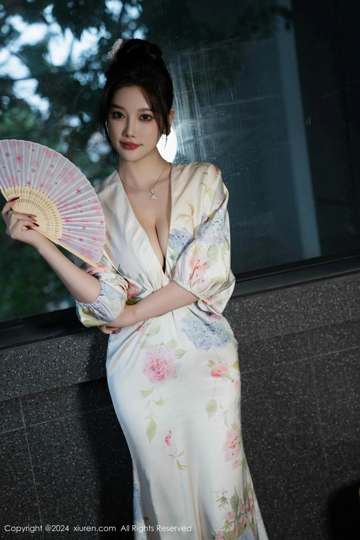 杨晨晨Yome白色连衣裙+红色蕾丝情趣内衣秀丰腴身材绝美写真 第 22 张