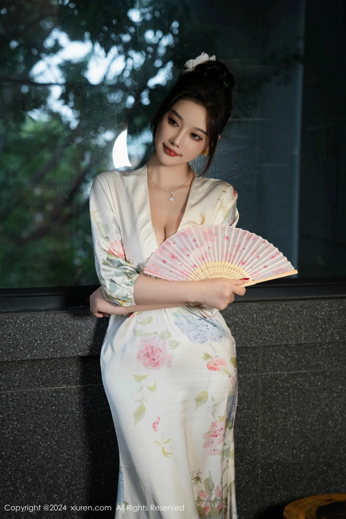 杨晨晨Yome白色连衣裙+红色蕾丝情趣内衣秀丰腴身材绝美写真 第 26 张
