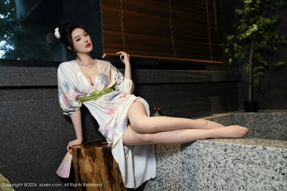 杨晨晨Yome白色连衣裙+红色蕾丝情趣内衣秀丰腴身材绝美写真 第 3 张