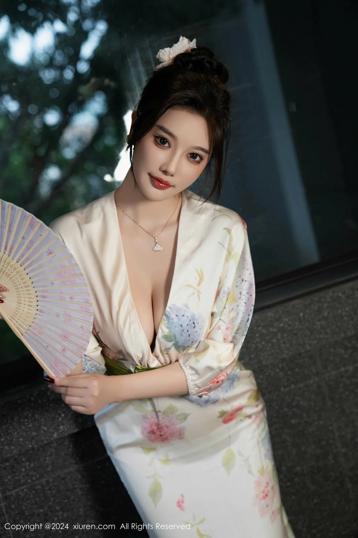 杨晨晨Yome白色连衣裙+红色蕾丝情趣内衣秀丰腴身材绝美写真 第 36 张