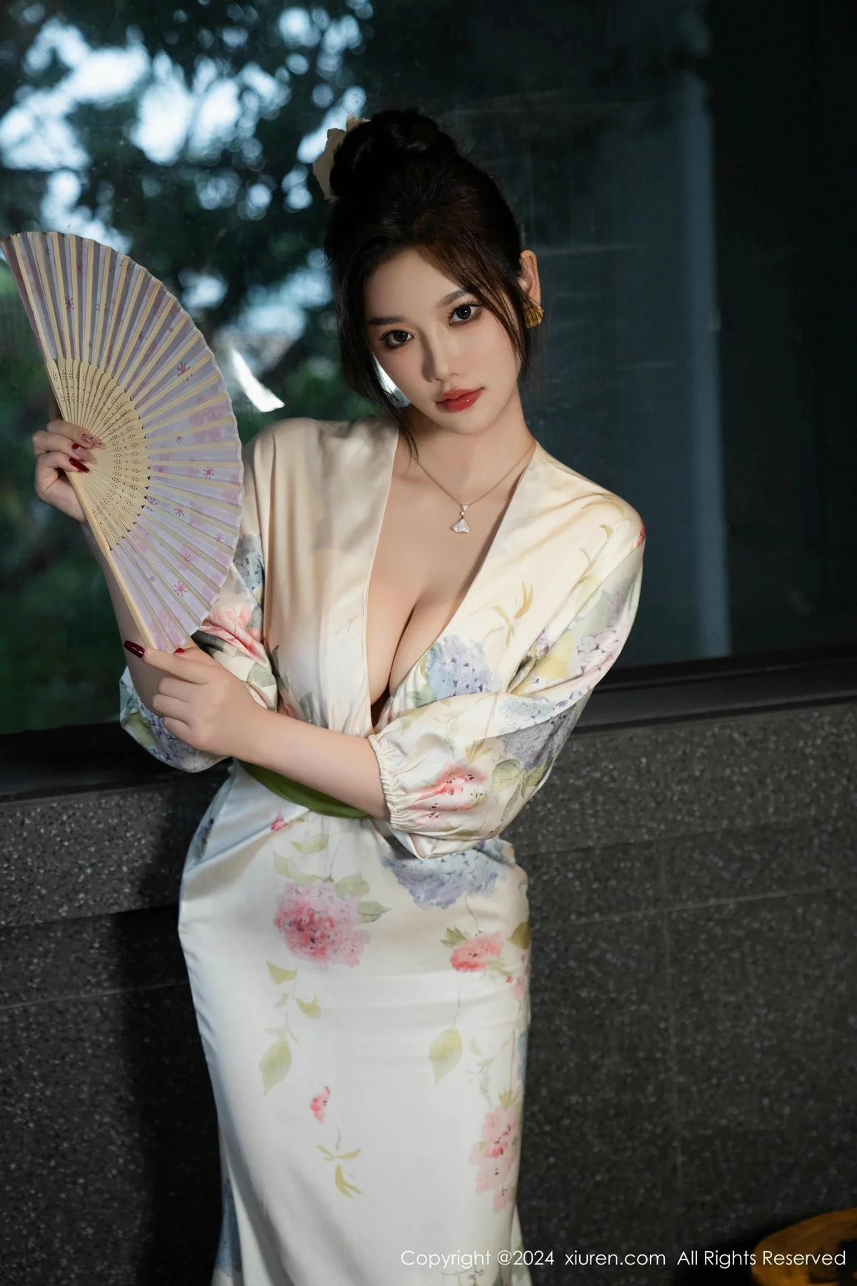 杨晨晨Yome白色连衣裙+红色蕾丝情趣内衣秀丰腴身材绝美写真 第 37 张