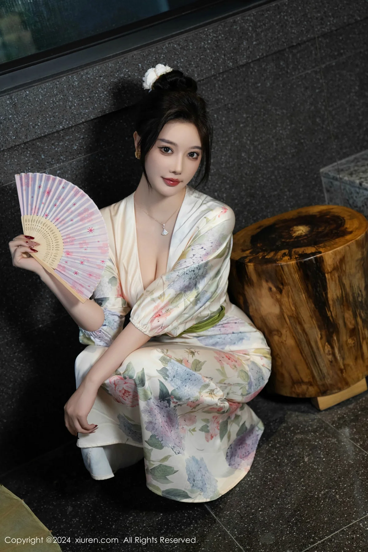 杨晨晨Yome白色连衣裙+红色蕾丝情趣内衣秀丰腴身材绝美写真 第 39 张