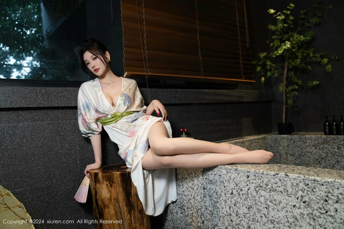 杨晨晨Yome白色连衣裙+红色蕾丝情趣内衣秀丰腴身材绝美写真 第 92 张