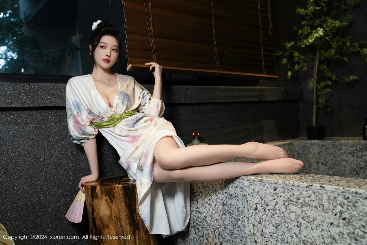 杨晨晨Yome白色连衣裙+红色蕾丝情趣内衣秀丰腴身材绝美写真 第 96 张
