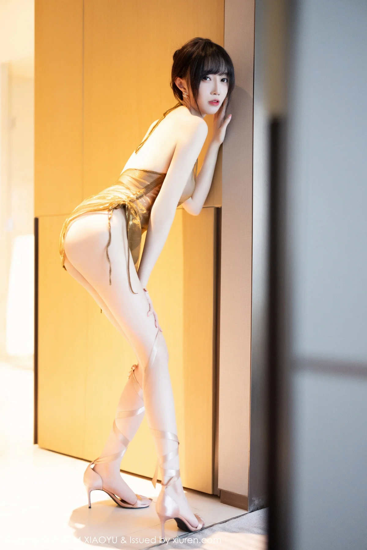 玥儿玥er性感白色情趣旗袍配原色丝袜秀曼妙身姿绝美写真 第 110 张