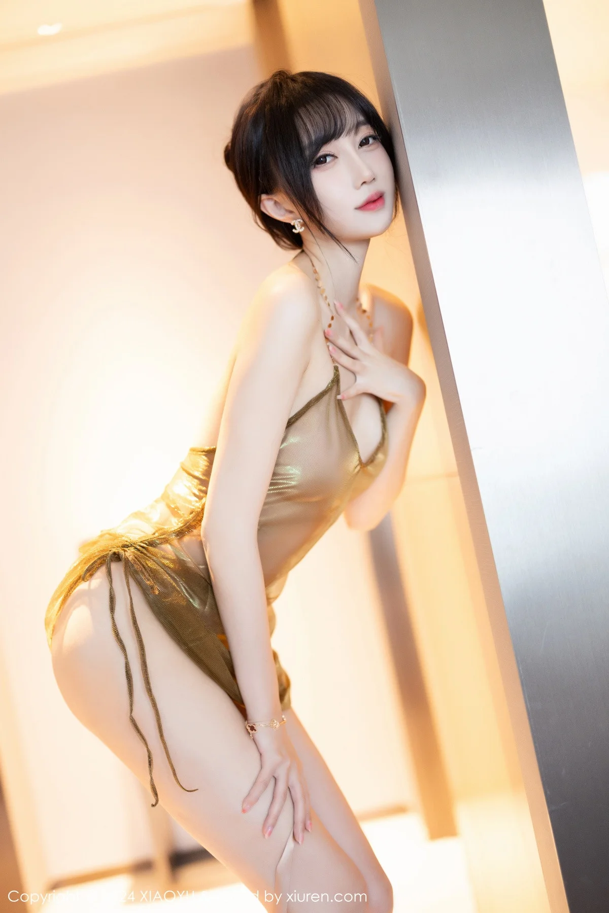 玥儿玥er性感白色情趣旗袍配原色丝袜秀曼妙身姿绝美写真 第 112 张
