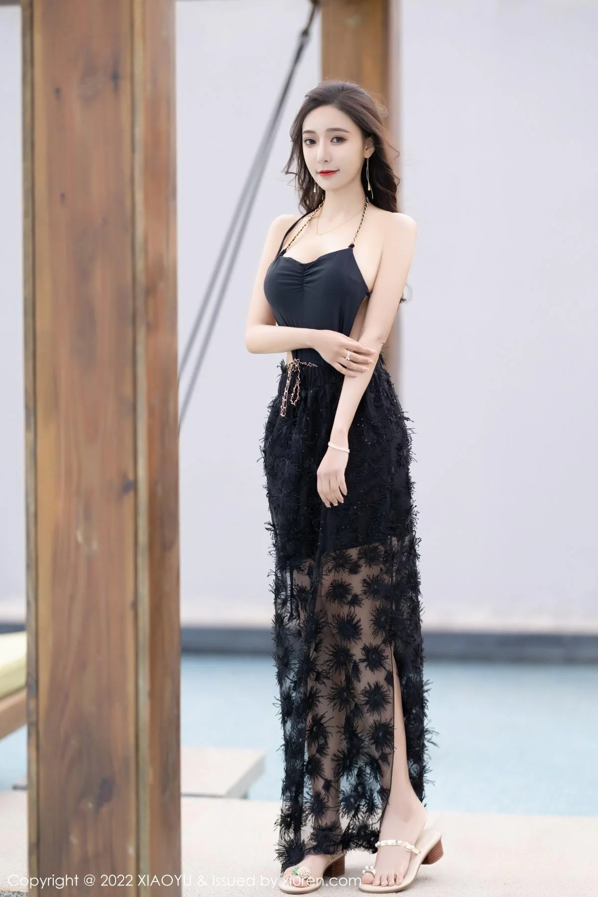 王馨瑶yanni惠州旅拍户外黑色连体衣秀完美身材绝美写真 第 1 张