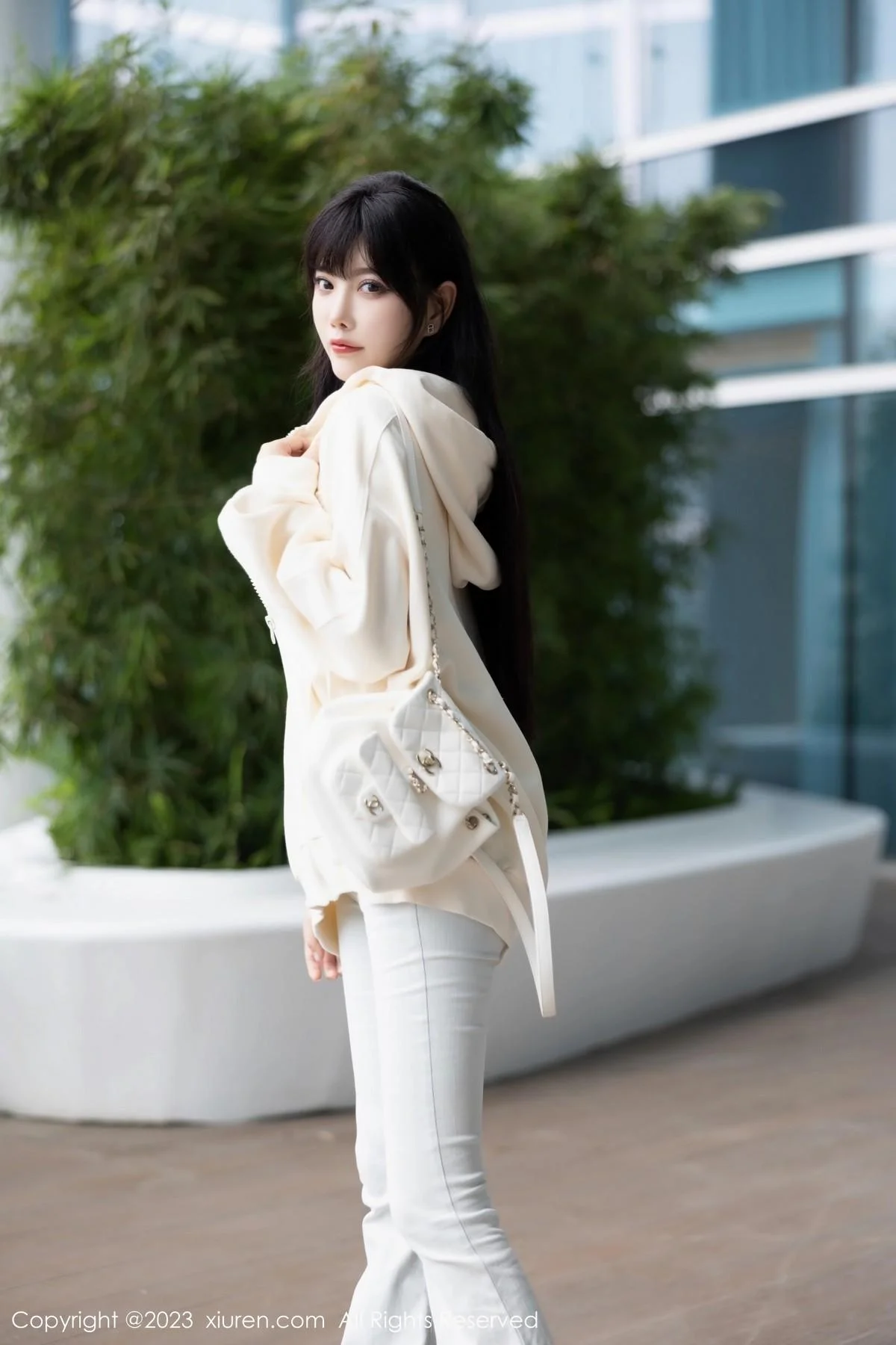 杨晨晨Yome私房性感浅色内衣配超薄无内肉丝完美绝美写真 第 1 张
