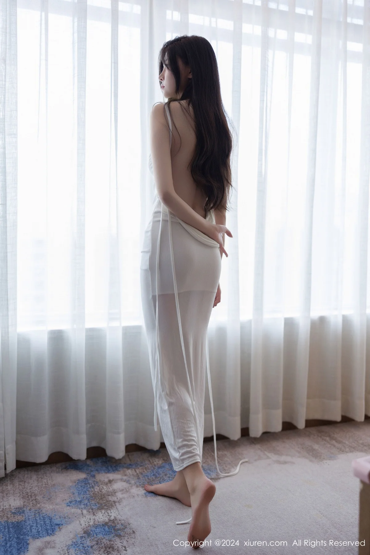 初梦瑶性感白色连衣长裙+黑色蕾丝服饰秀曼妙身姿绝美写真 第 20 张
