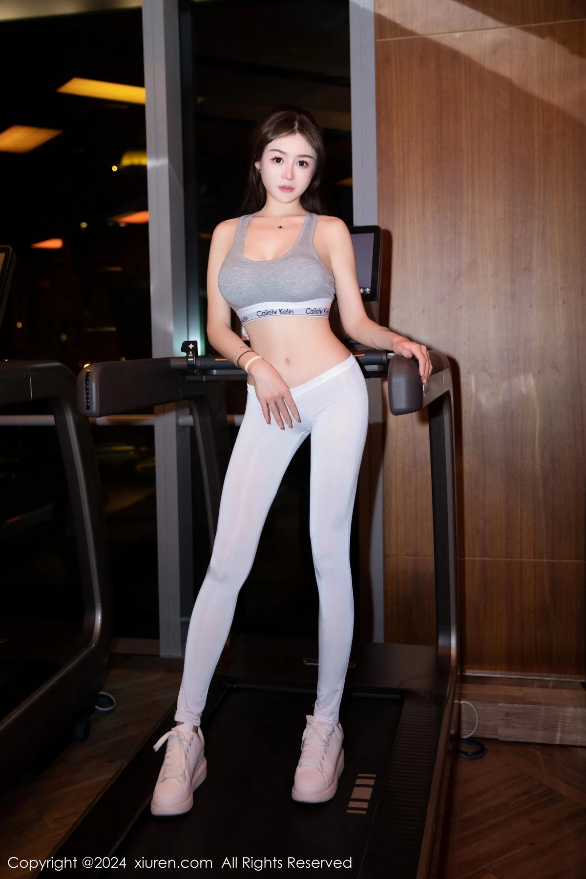 林幼一健身场所性感紧身运动服饰秀完美身材迷人绝美写真 第 11 张