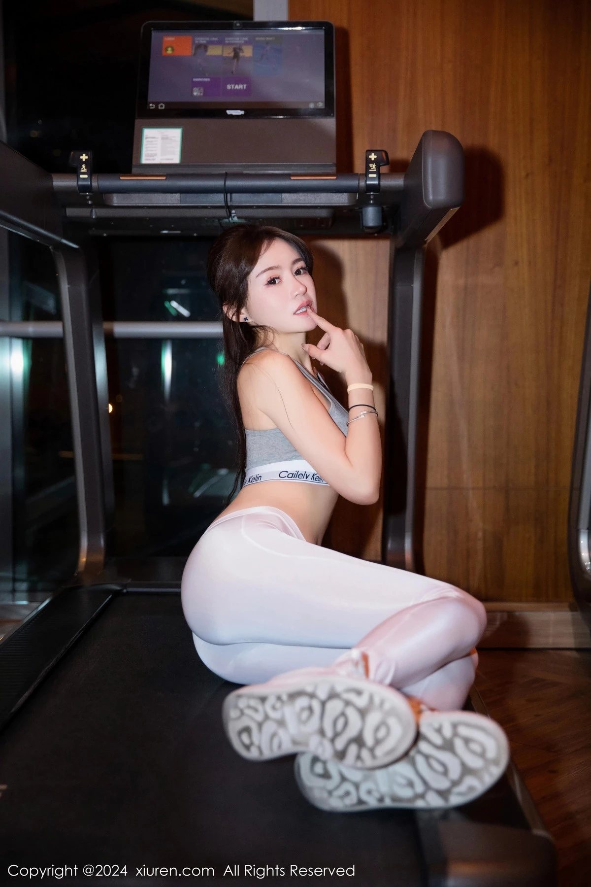 林幼一健身场所性感紧身运动服饰秀完美身材迷人绝美写真 第 15 张