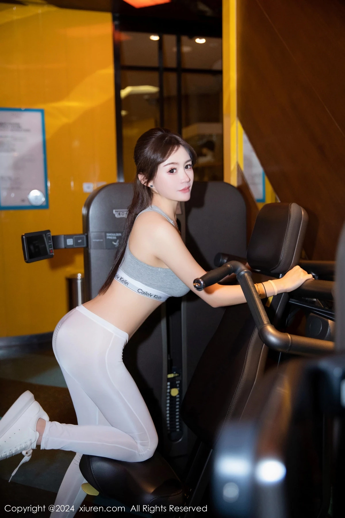 林幼一健身场所性感紧身运动服饰秀完美身材迷人绝美写真 第 25 张
