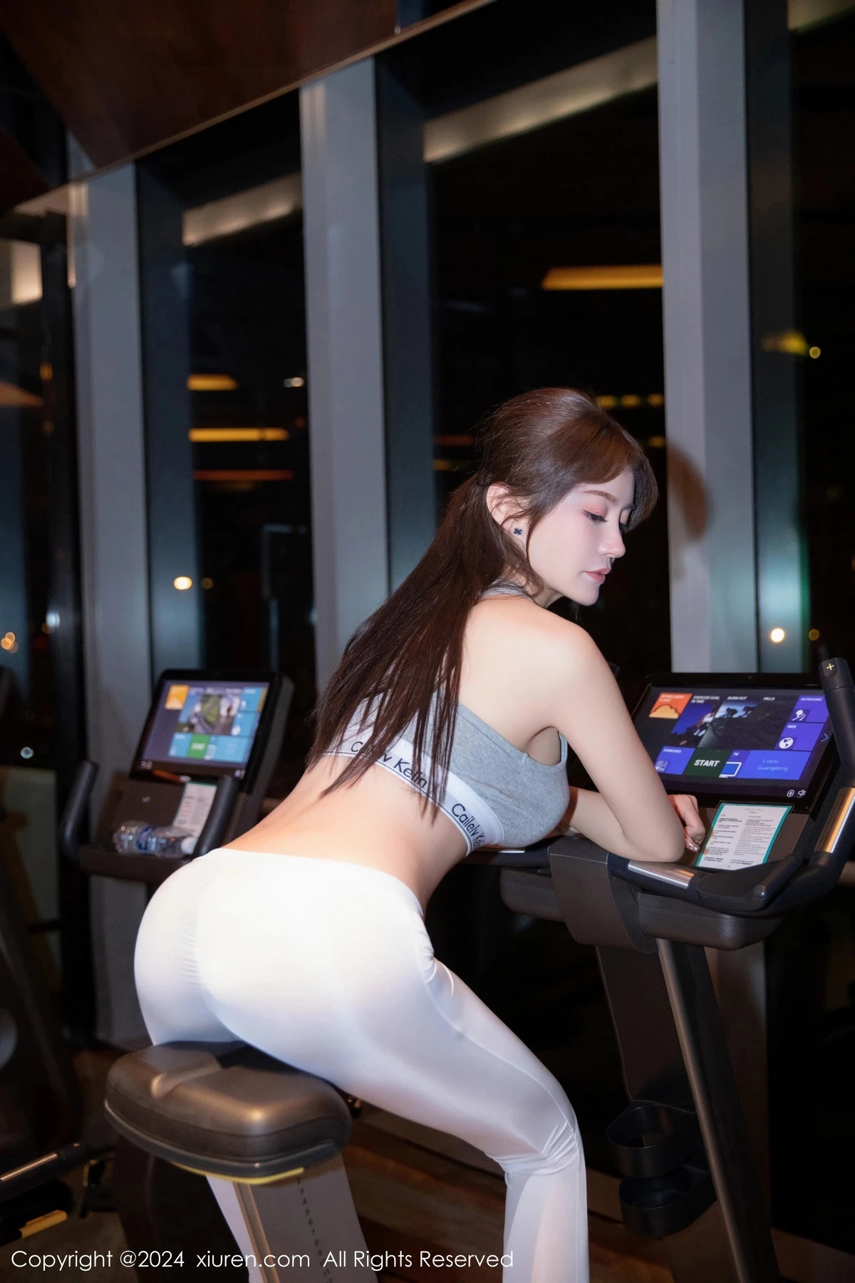 林幼一健身场所性感紧身运动服饰秀完美身材迷人绝美写真 第 28 张
