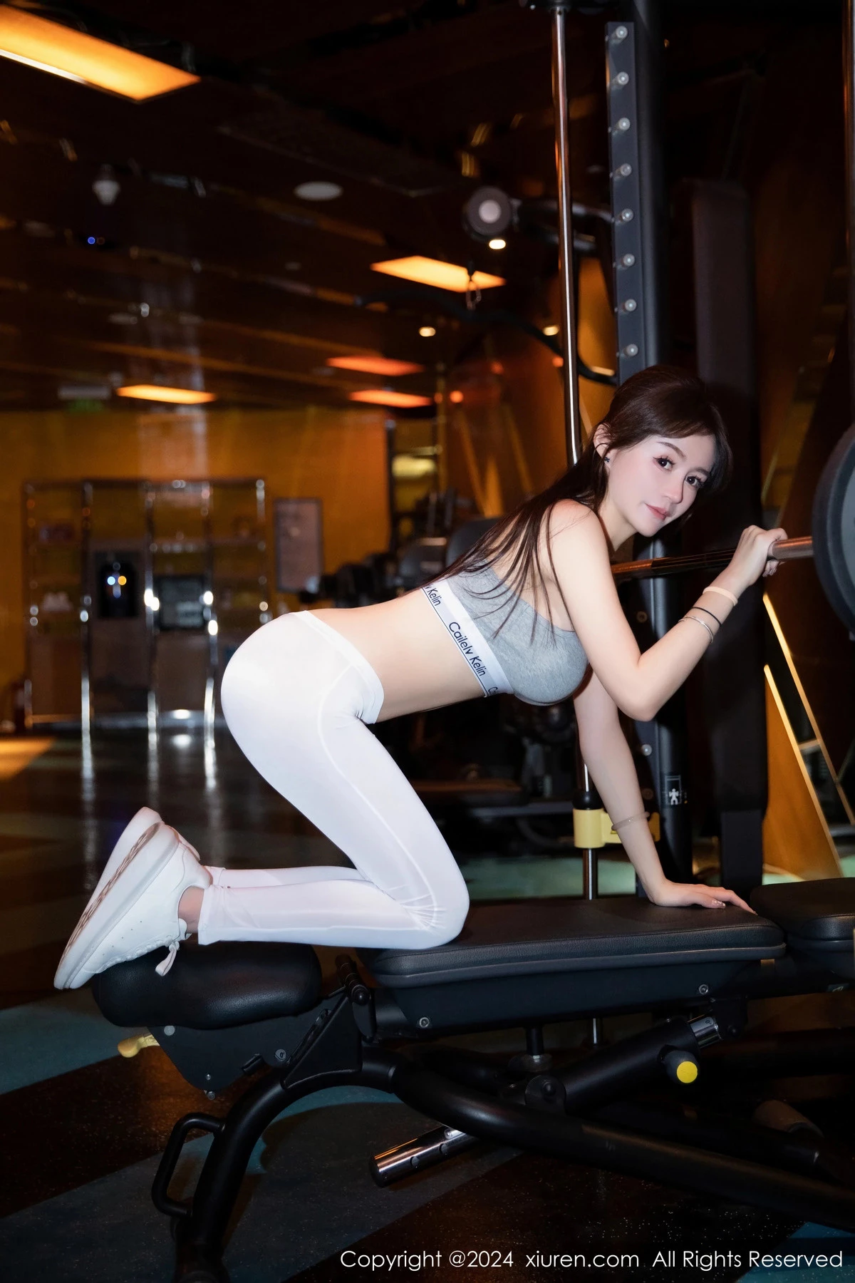 林幼一健身场所性感紧身运动服饰秀完美身材迷人绝美写真 第 4 张