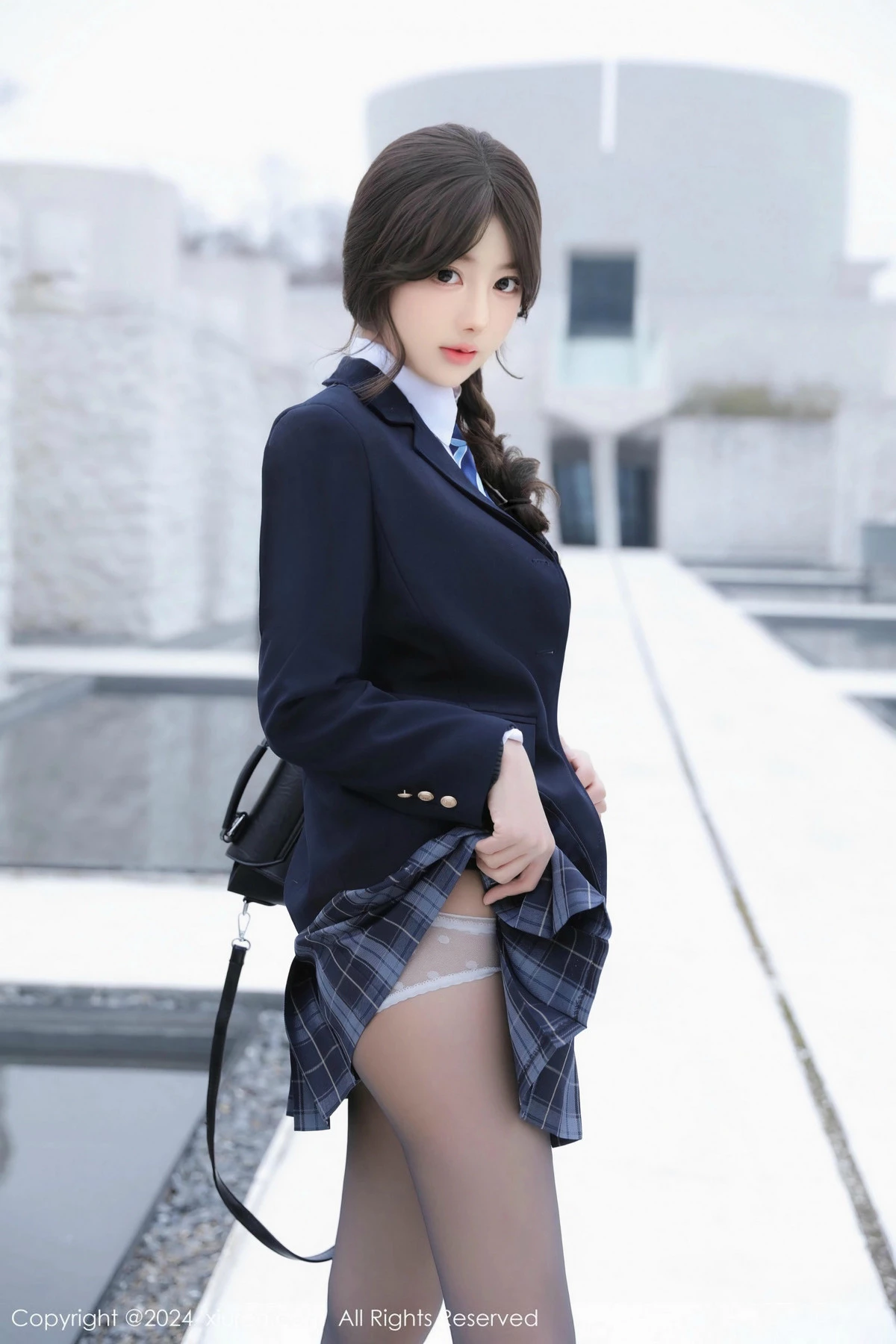 桃妖夭性感学妹制服露白色内衣配黑丝袜秀曼妙身姿绝美写真 第 14 张